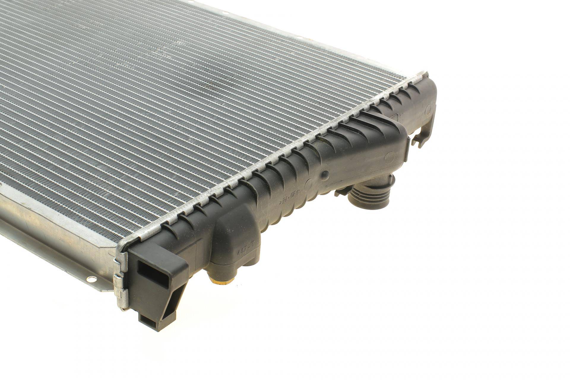 Радіатор охолодження BMW 5 (E39) 2.0-2.8i 97-03 (M52)