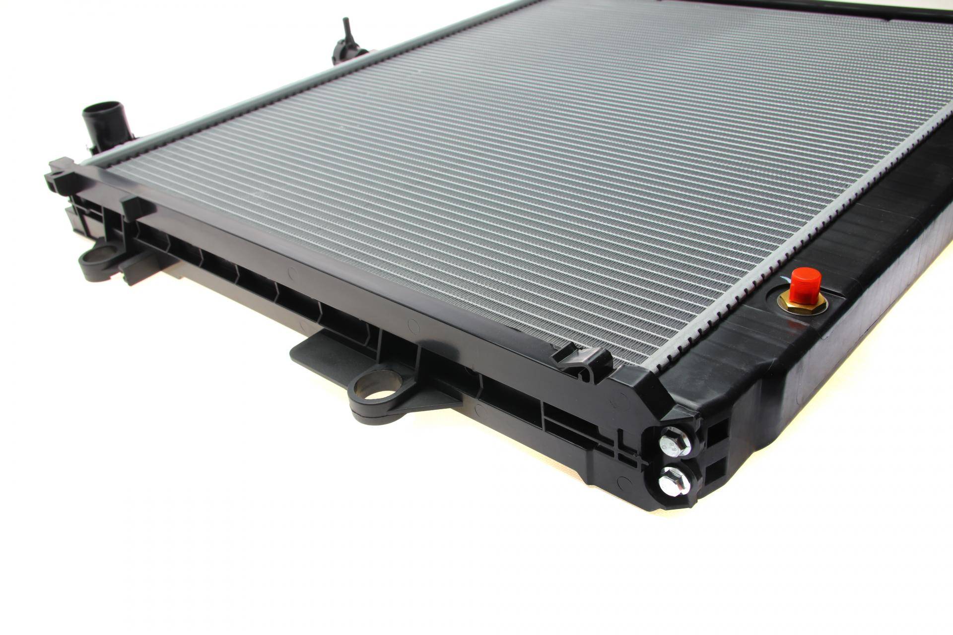 Радіатор охолодження Toyota Land Cruiser 4.7 V8 08-