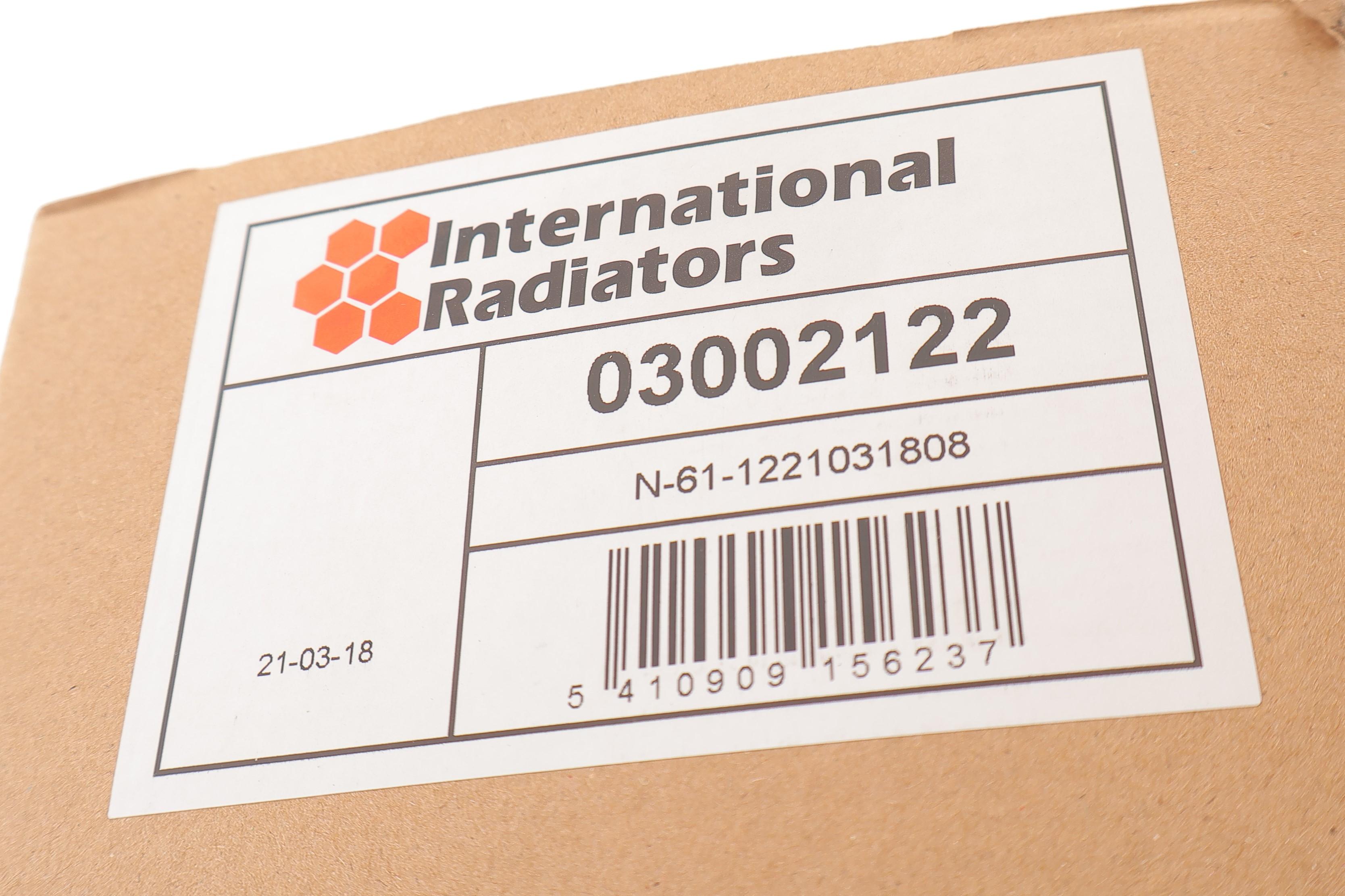 Радіатор охолодження Audi A4/A6/VW Passat 94-05