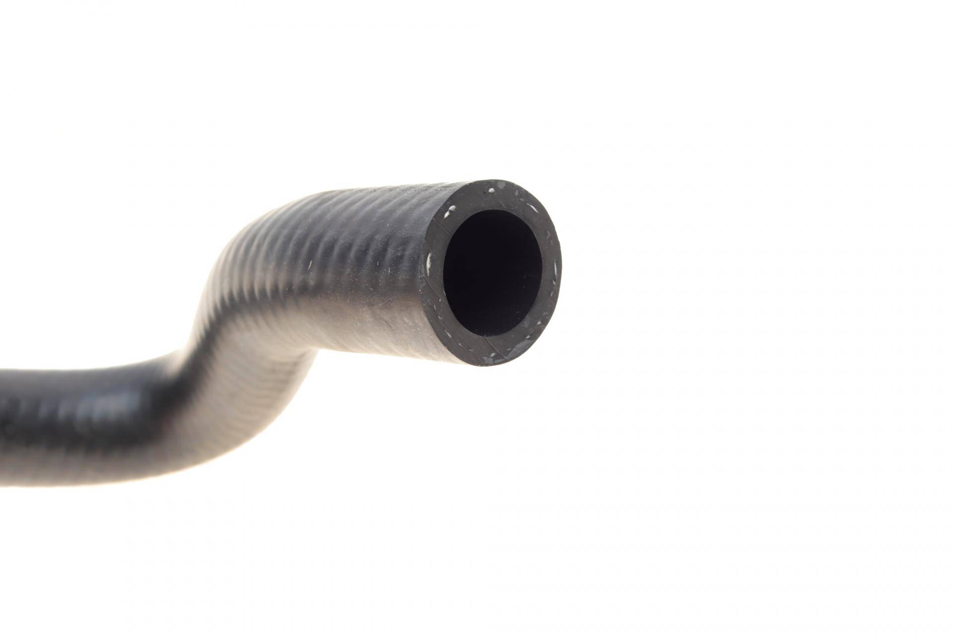 Патрубок системи охолодження FordTransit 2.2 TDCi 06- (теплообмінника)