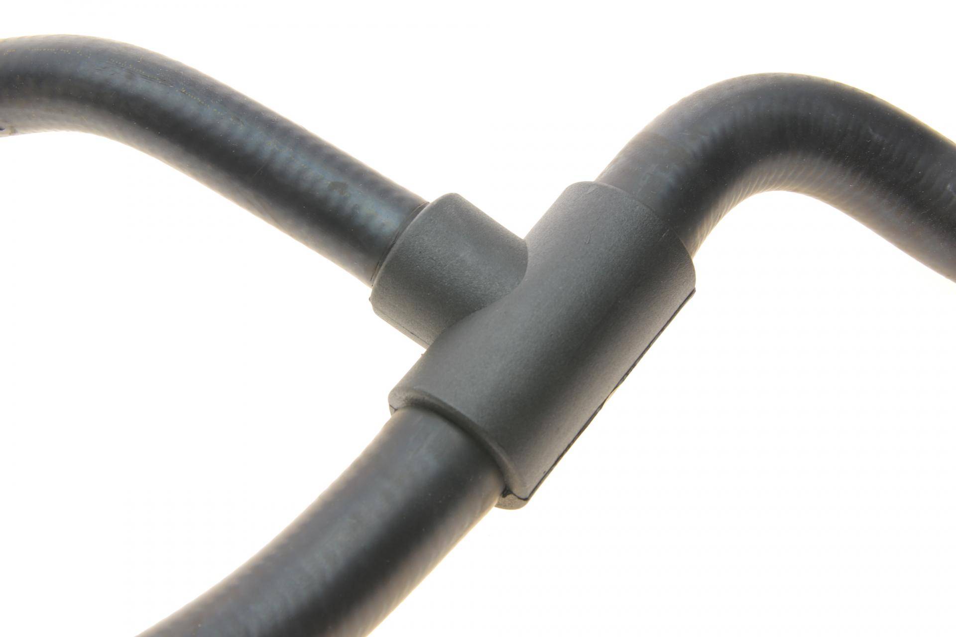 Патрубок системи охолодження Ford Transit 2.0D 00-06