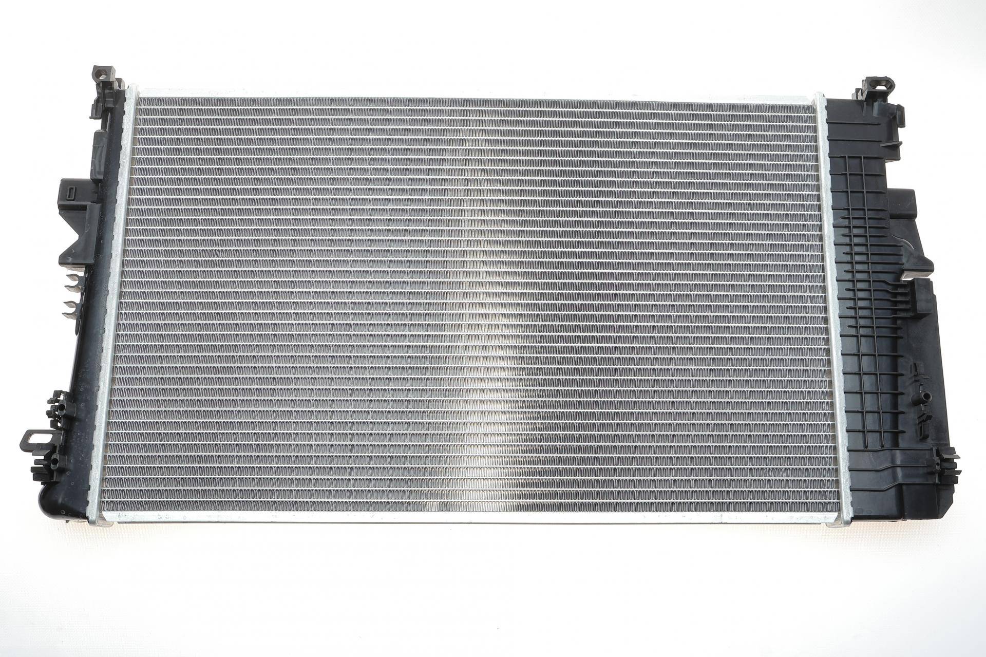 Радіатор охолодження MB Vito (W639) 03- (-/+AC, АКПП)