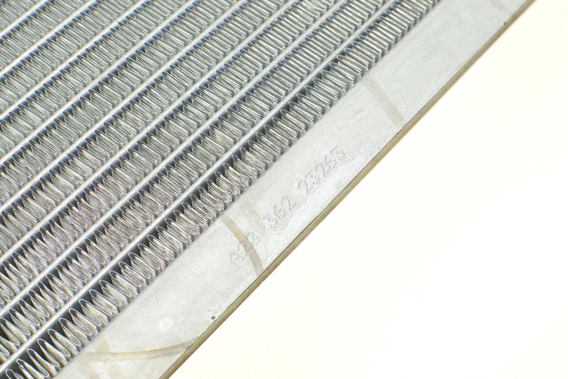 Радіатор охолодження Audi A4/A6/VW Passat 1.6-1.8T/1.9TDI 94-05