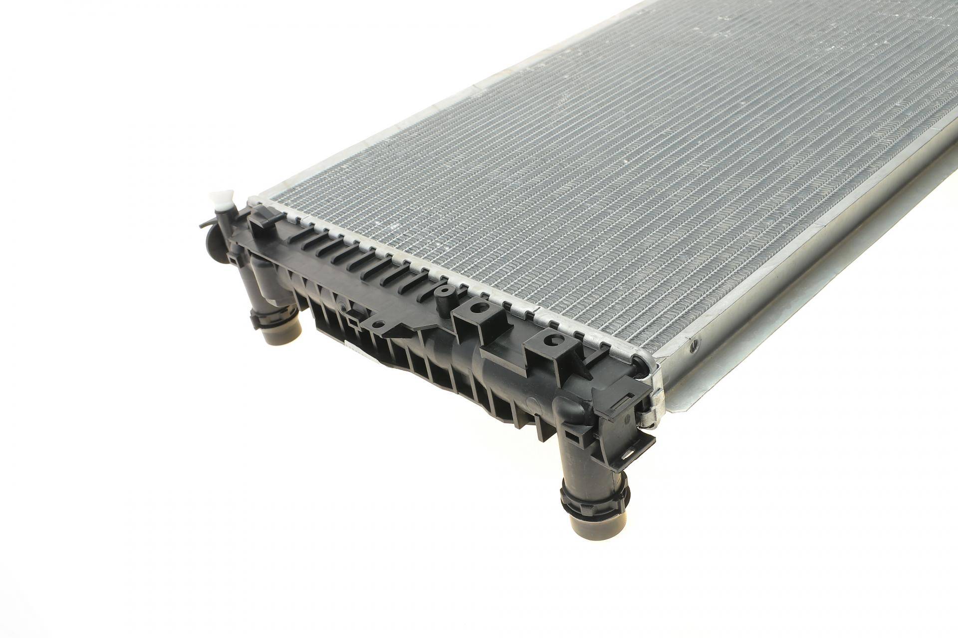 Радіатор охолодження Audi A4/A6/VW Passat 1.6-1.8T/1.9TDI 94-05