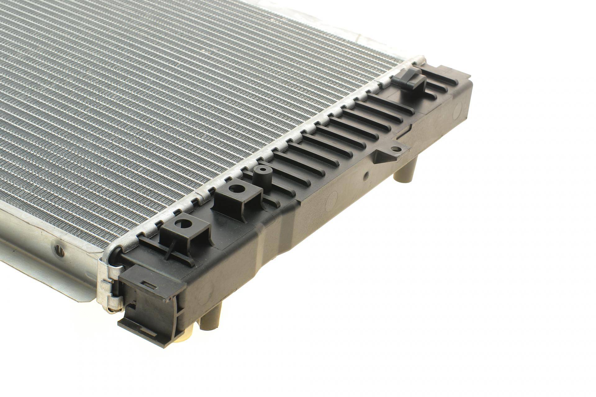 Радіатор охолодження Audi A4/A6/VW Passat 1.6-1.8T/1.9TDI 94-05