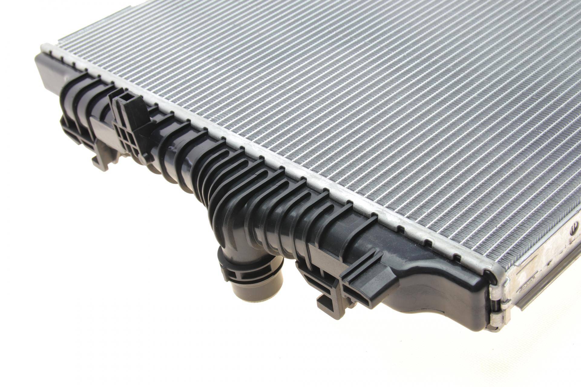 Радіатор охолодження Audi A3/Q3/Seat Leon/Skoda Kodiaq/Octavia 2.0TDI 12-/VW Golf/Passat 14-