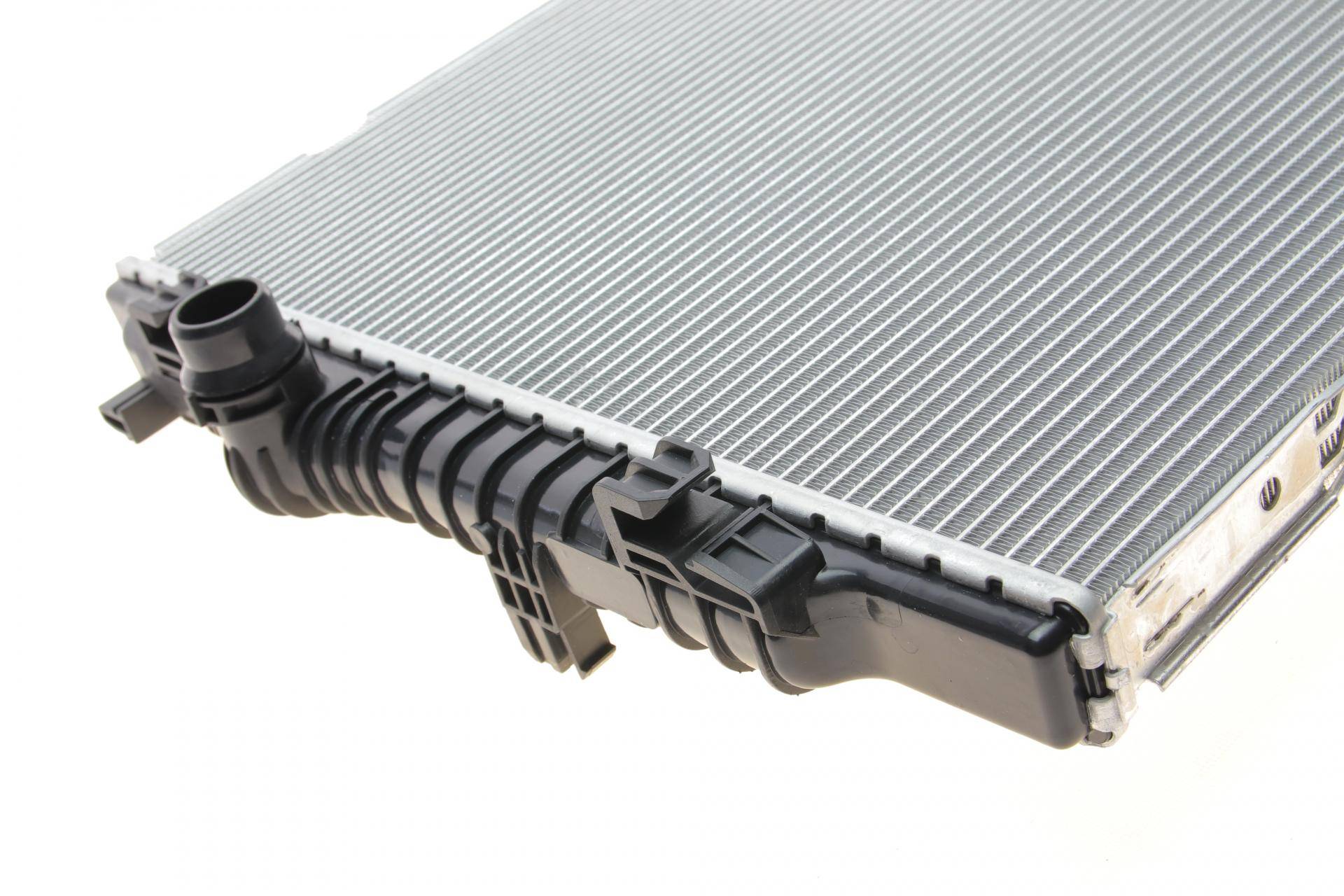 Радіатор охолодження Audi A3/Q3/Seat Leon/Skoda Kodiaq/Octavia 2.0TDI 12-/VW Golf/Passat 14-