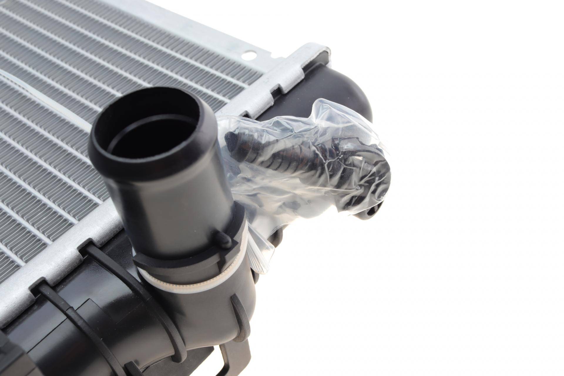 Радіатор охолодження Ford B-max/Fiesta 1.25-1.6 08-