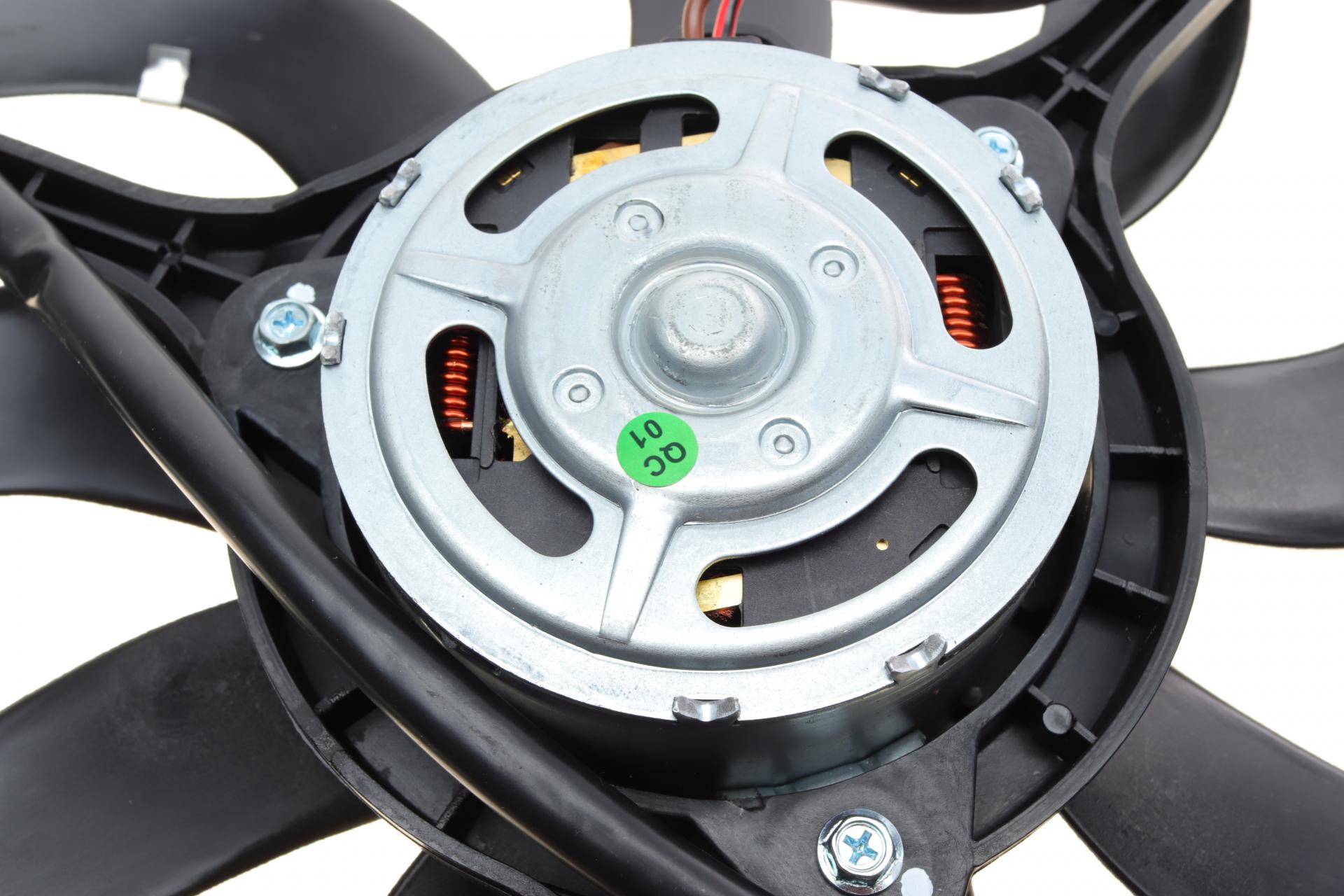 Вентилятор радіатора Mini Cooper/One 1.6 01-06 (з дифузором)