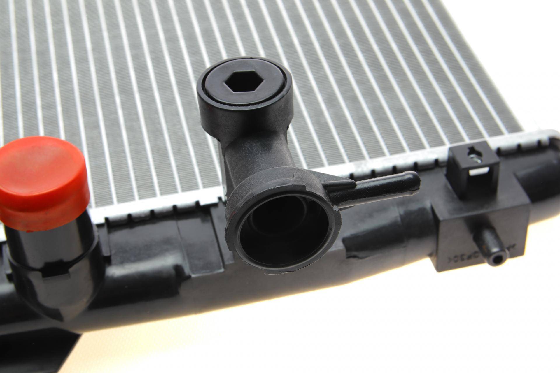 Радіатор охолодження Toyota RAV 4 1.8/2.0 00-05