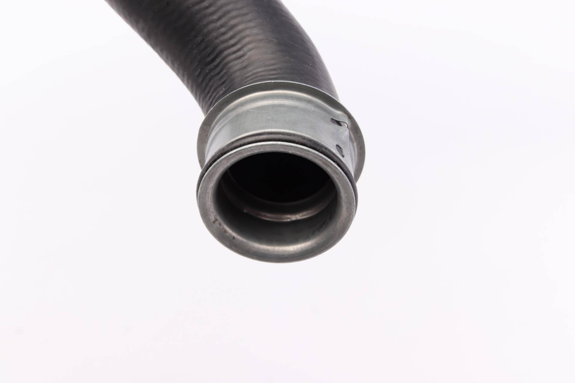 Патрубок системи охолодження MB C-class (W204)/E-class (W212) 09-16