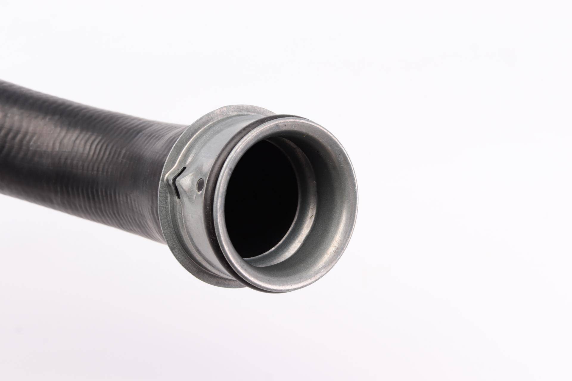 Патрубок системи охолодження MB C-class (W204)/E-class (W212) 09-16