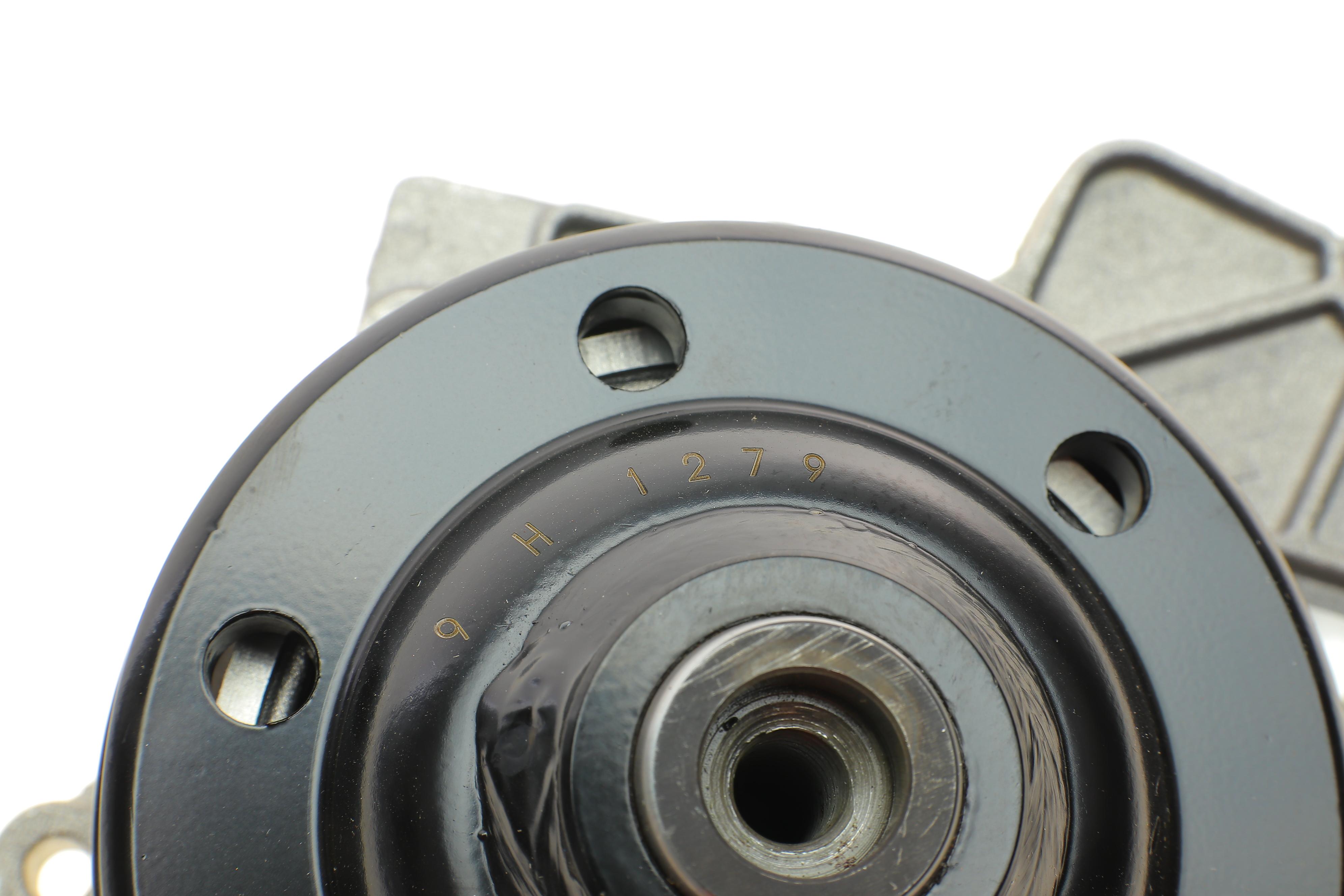 Помпа води MB Vito (W639) 2.0/2.2CDI 10-