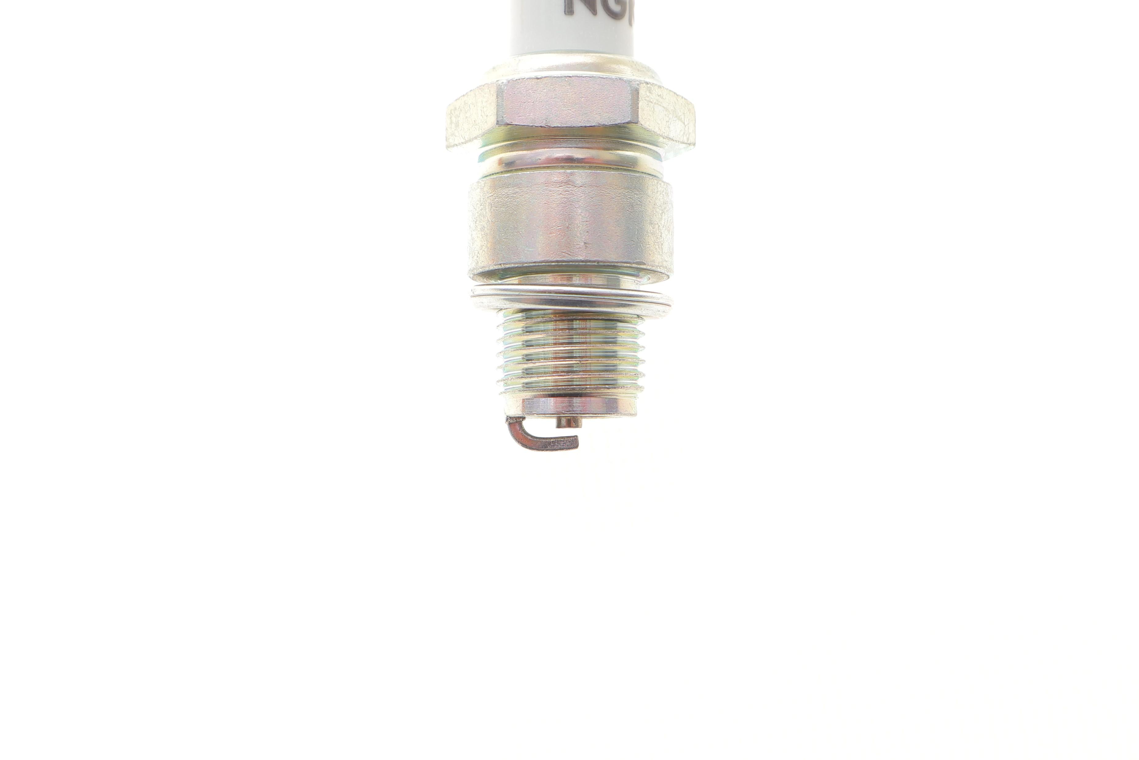 Свічка запалювання ARO/BMW/Bajaj/Bultaco/Carabela/Cossack/Ducson/Gilera/MBK/Opel/Wartburg (B6HS)