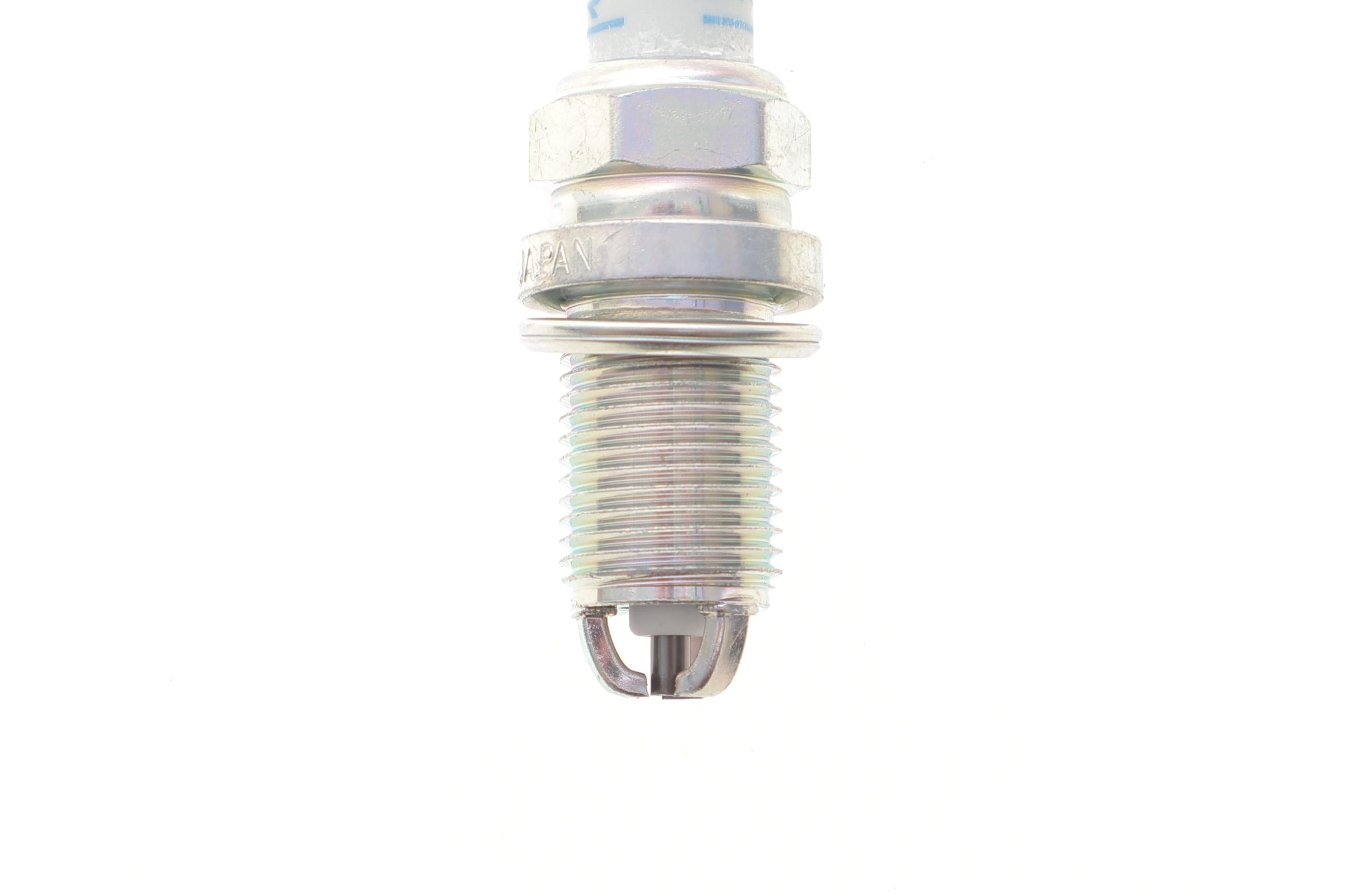 Свічка запалювання MB Vito (W638)/VW Passat 2.0-2.3 96-03 (BKUR5ET)