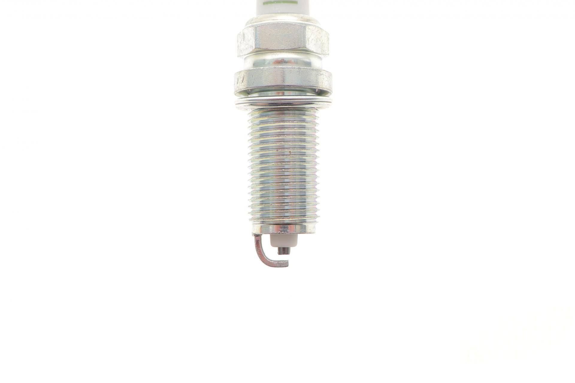 Свічка запалювання Toyota Land Cruiser 2.7/4.0 02-/Mitsubishi Colt 1.1-1.5 04-12 (LFR6C-11)