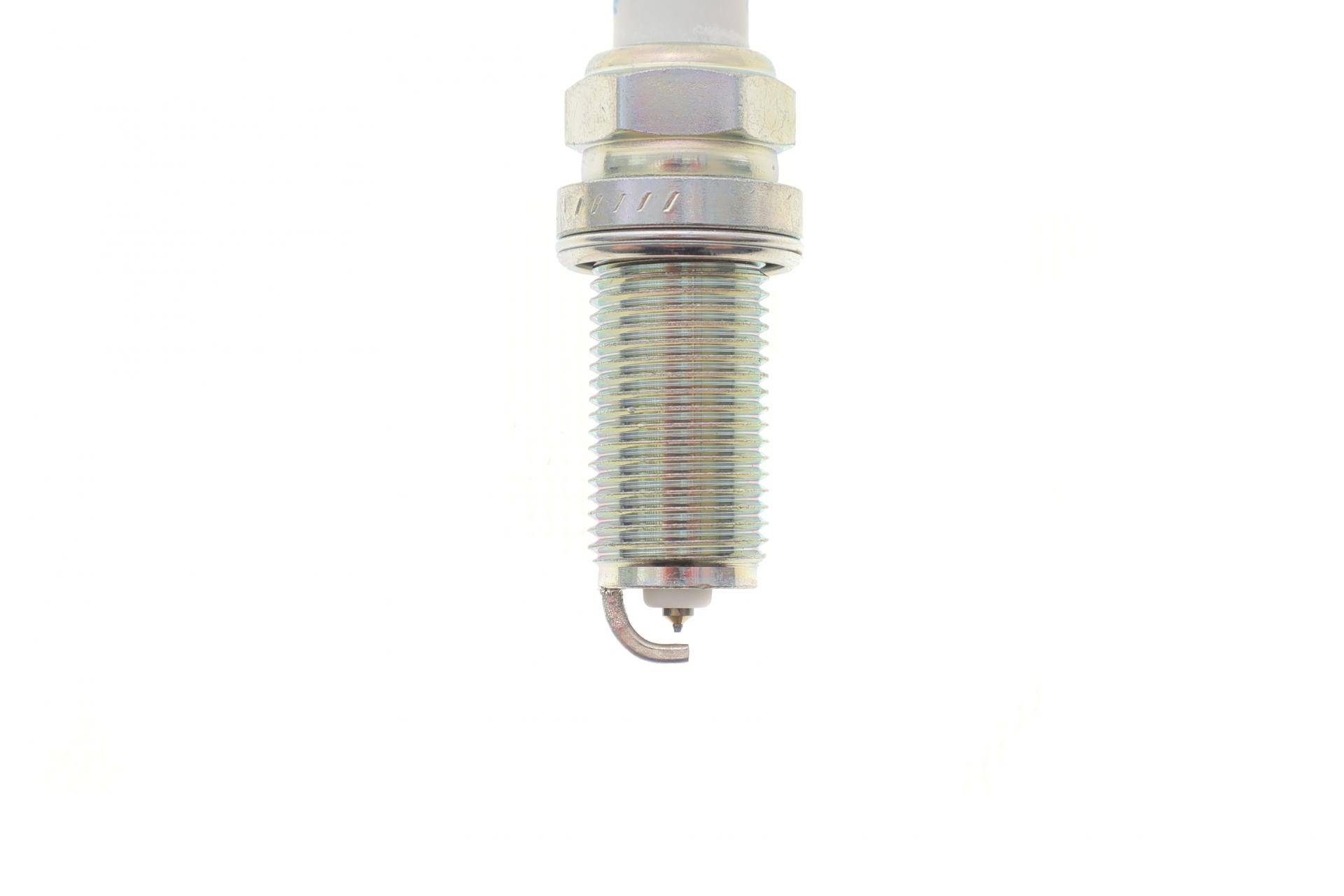 Свічка запалювання Volvo S80/V70 08-11 (ILFR6K8)