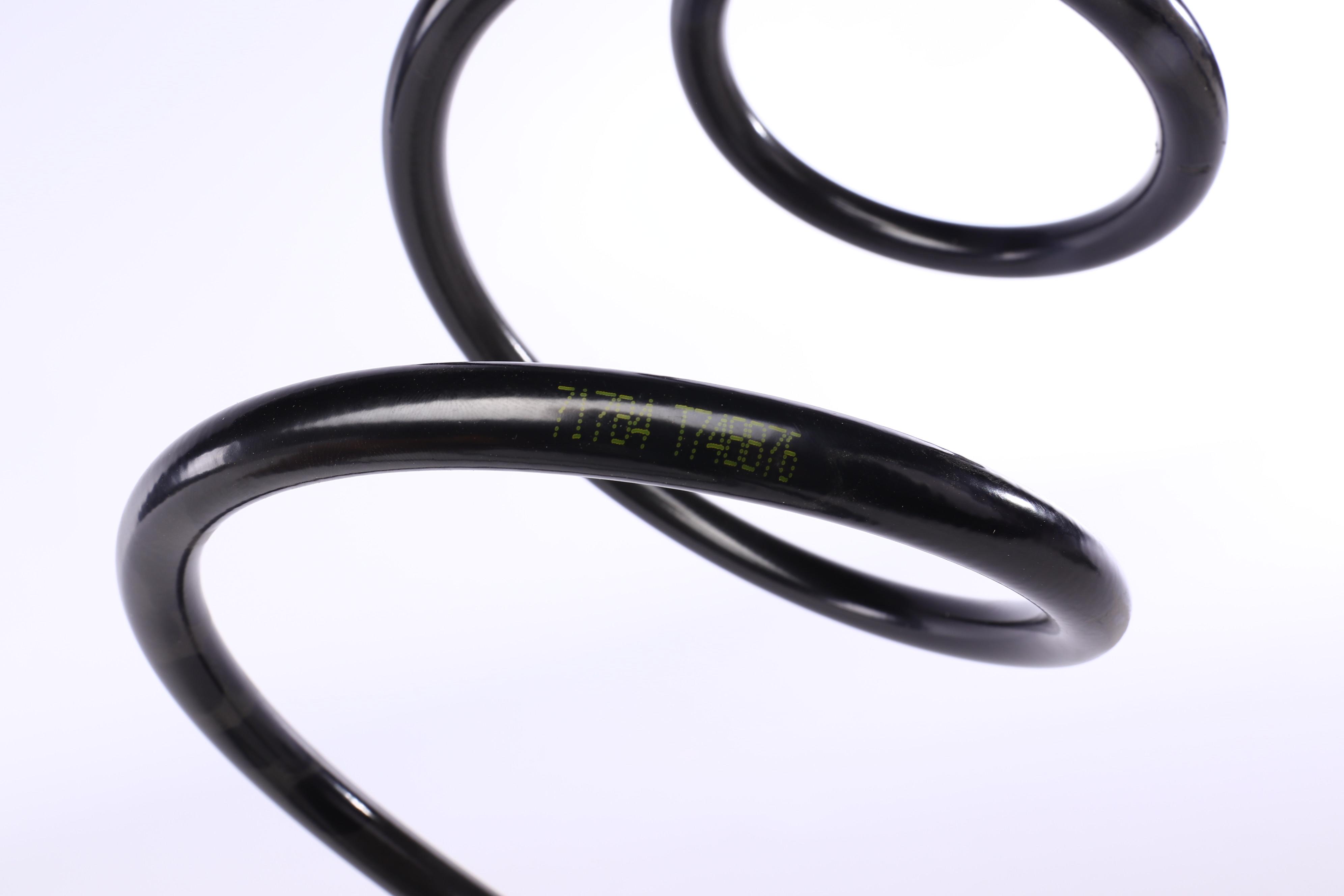 Пружина (передня) Mazda 3 2.0 АКПП 13-19 (седан/нах.зад.частина)