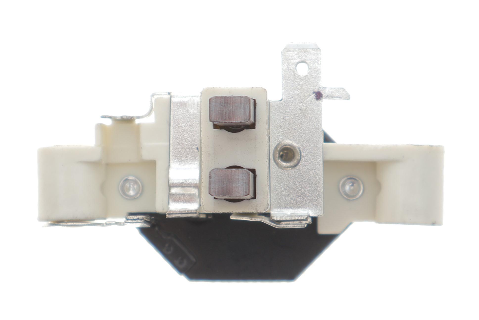 Реле генератора (12V) Audi A4/A6/VW Passat 95-00