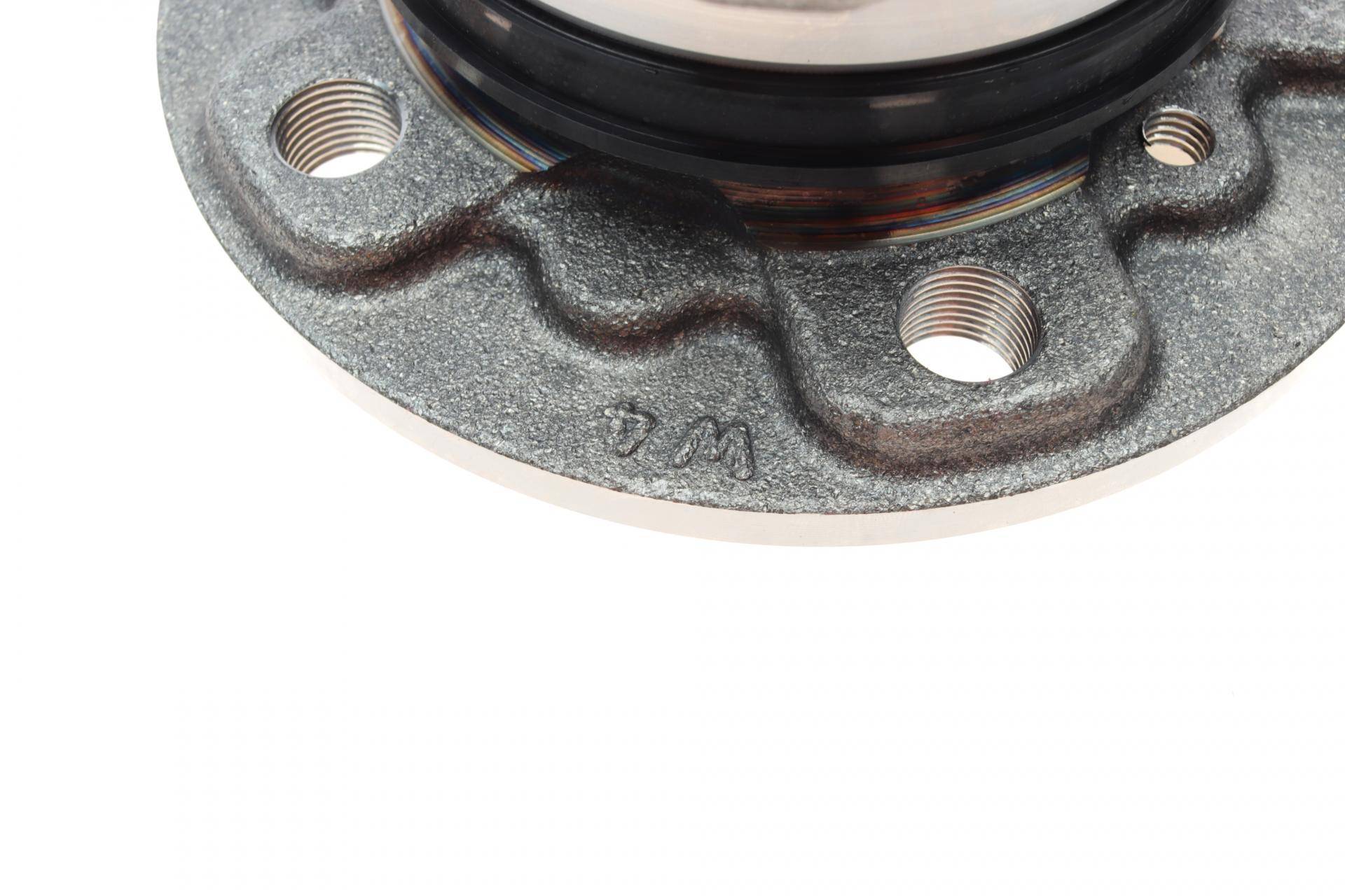 Підшипник маточини (задньої) BMW X1(F48)/X2 (F39) 17-