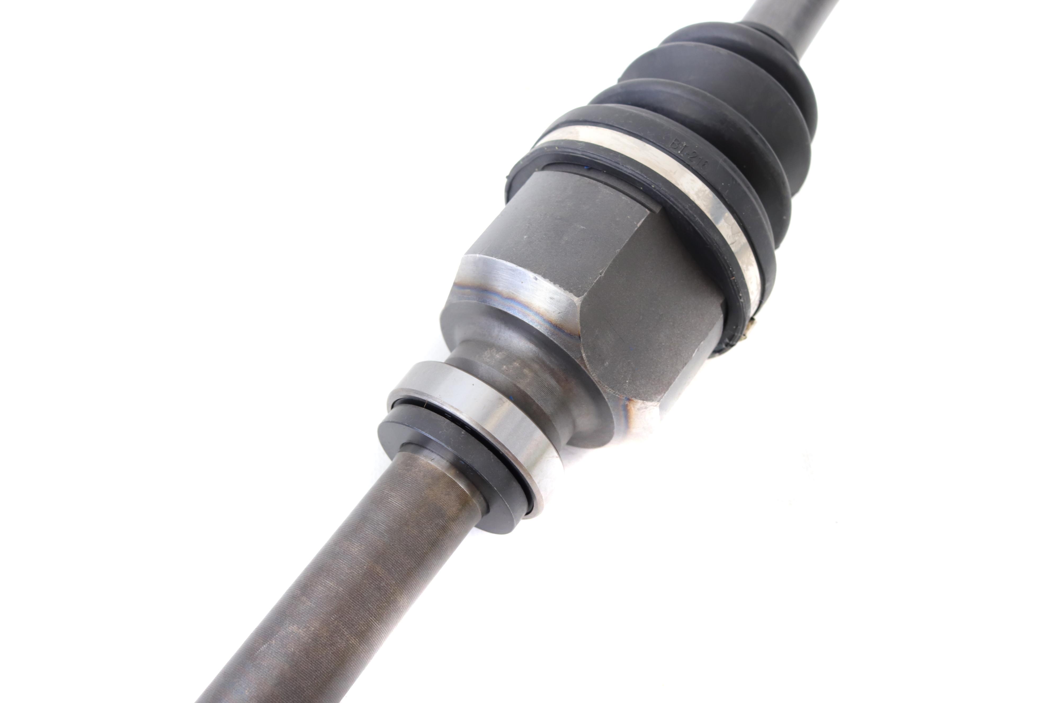 Піввісь (передня) Citroen C4/Peugeot 3008 14- (R) (28x24/950)