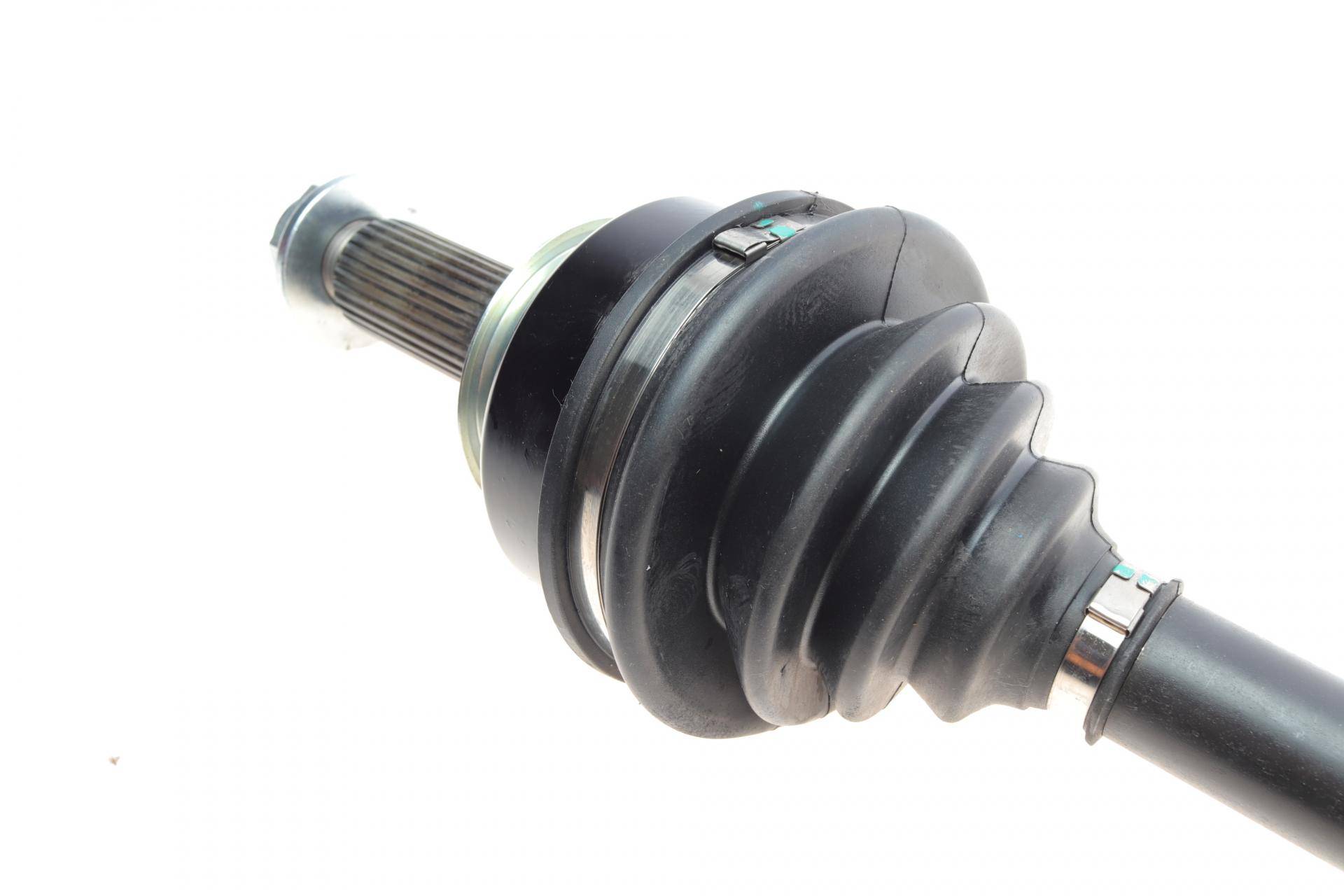 Піввісь (передня) (R) Kia Sorento 4x4 02-11 (28z/28z)