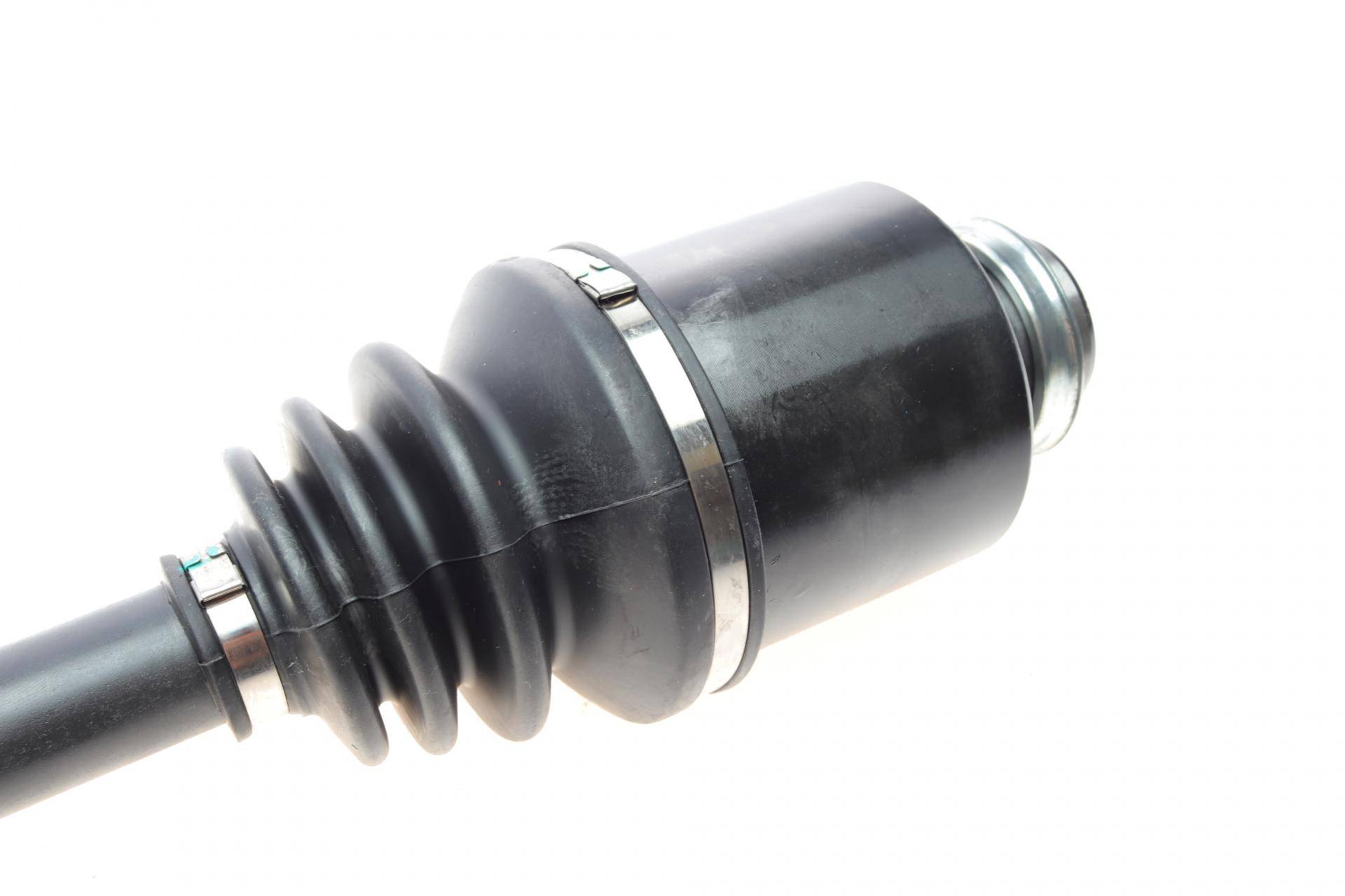 Піввісь (передня) (R) Kia Sorento 4x4 02-11 (28z/28z)