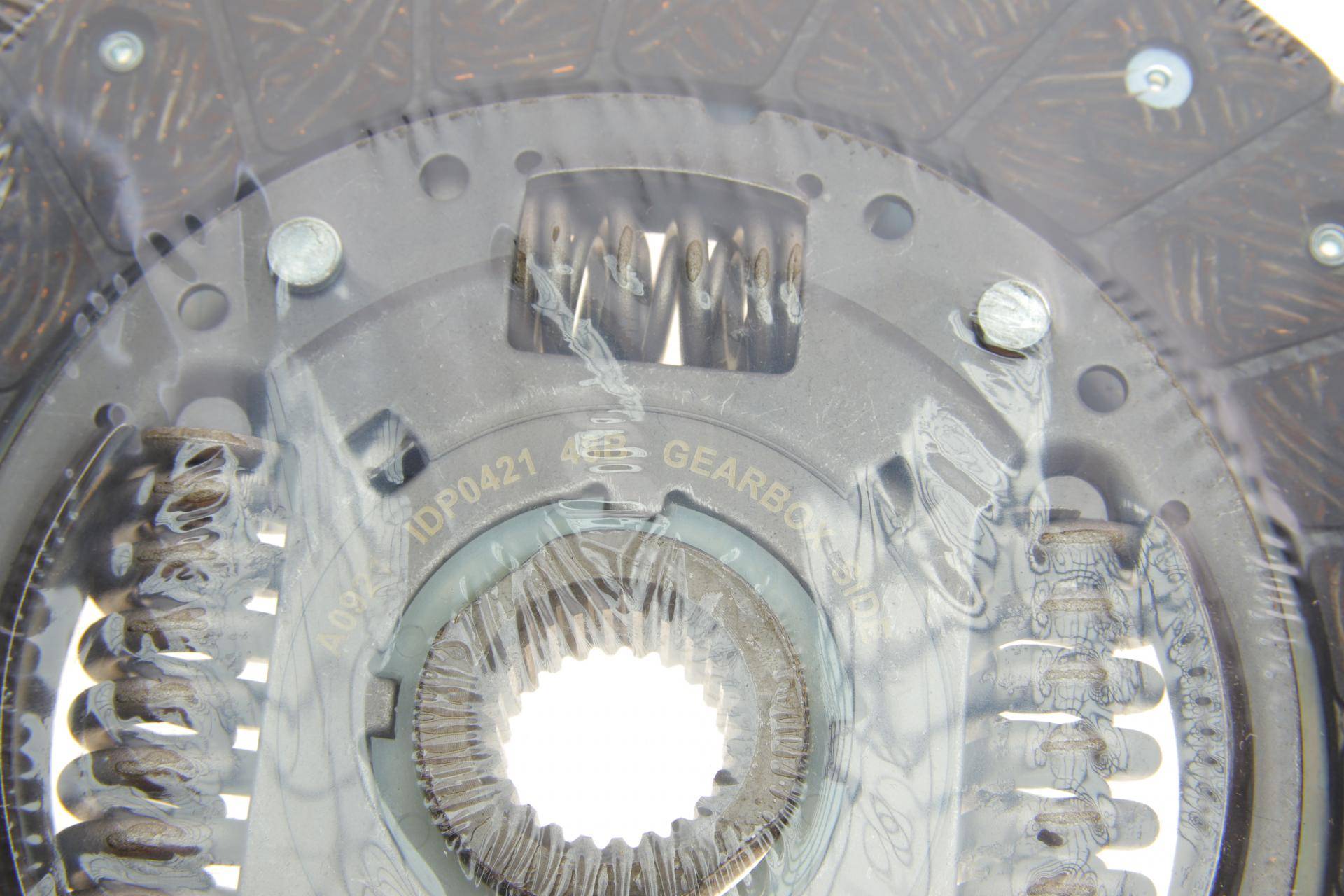 Комплект зчеплення Subaru Forester 2.0 AWD 97-05/Legacy II 2.5 i 4WD (d=225mm) (+выжимной)