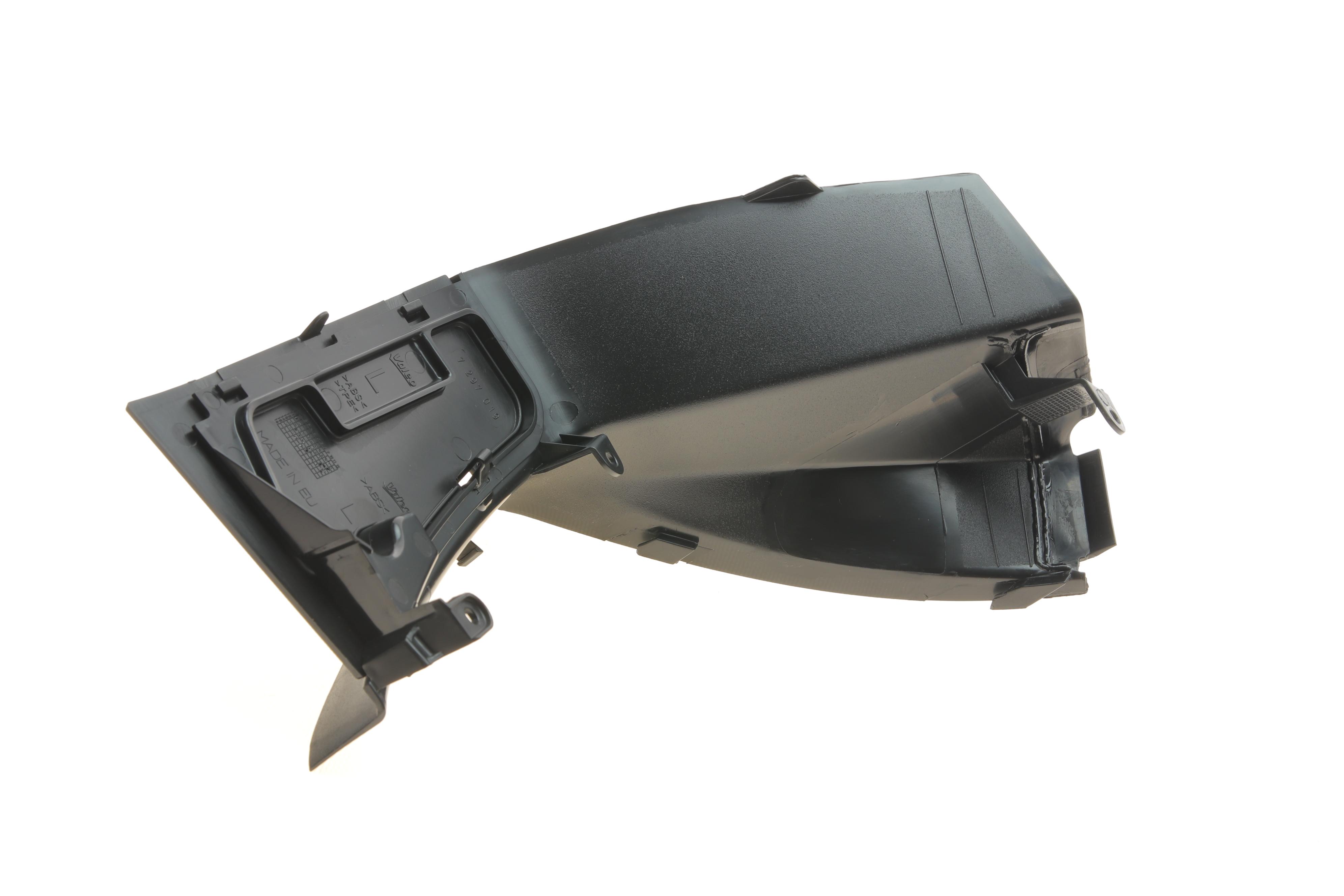 Накладка ліхтаря (заднього) BMW 1 (F20/F21) 11-19 (L)