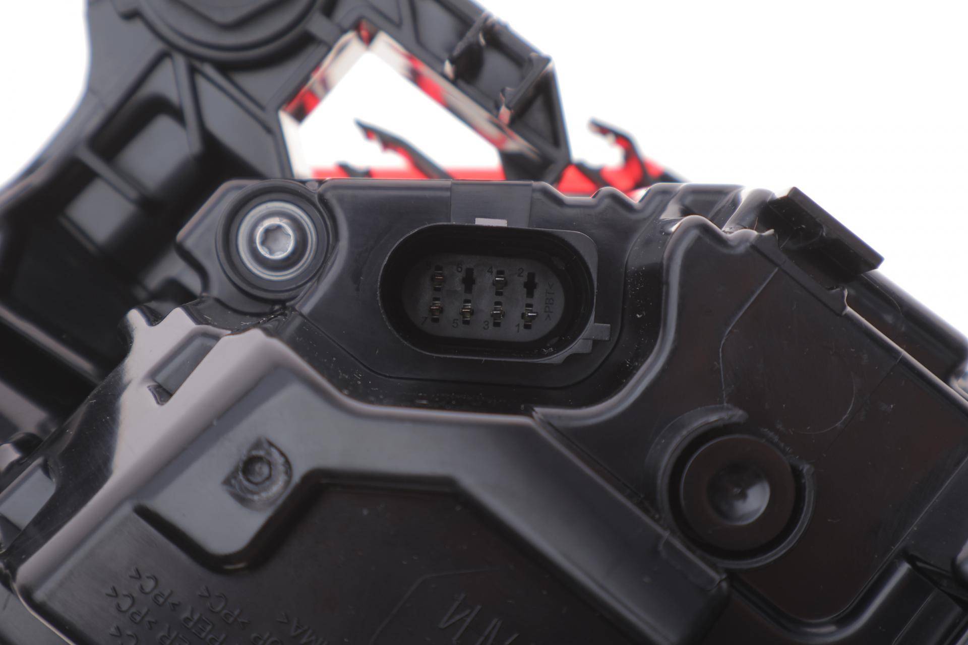 Ліхтар задній VW Golf VIII 20- (R) (зовнішній)