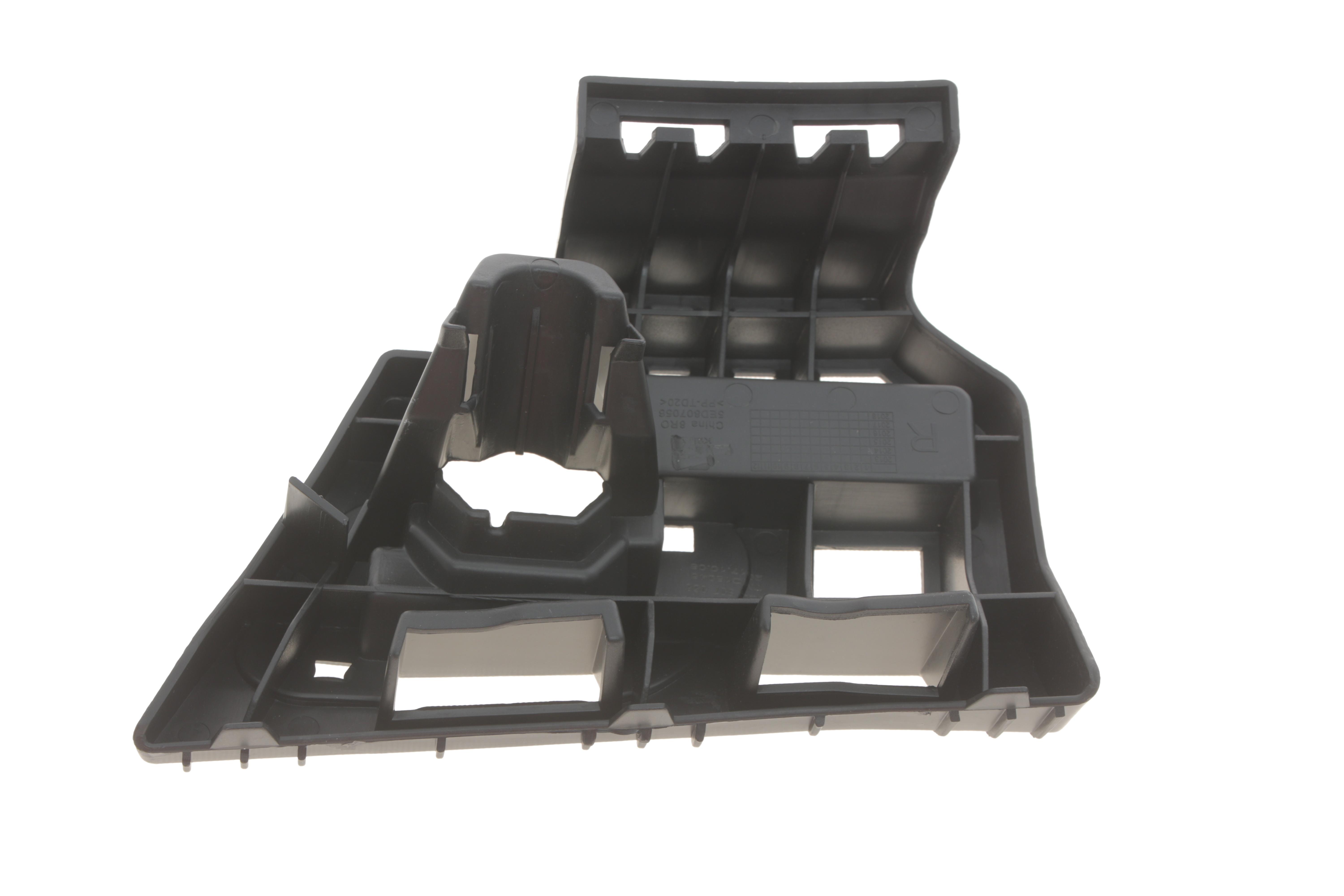 Кронштейн кріплення бампера (переднього/R) Skoda Octavia 18-