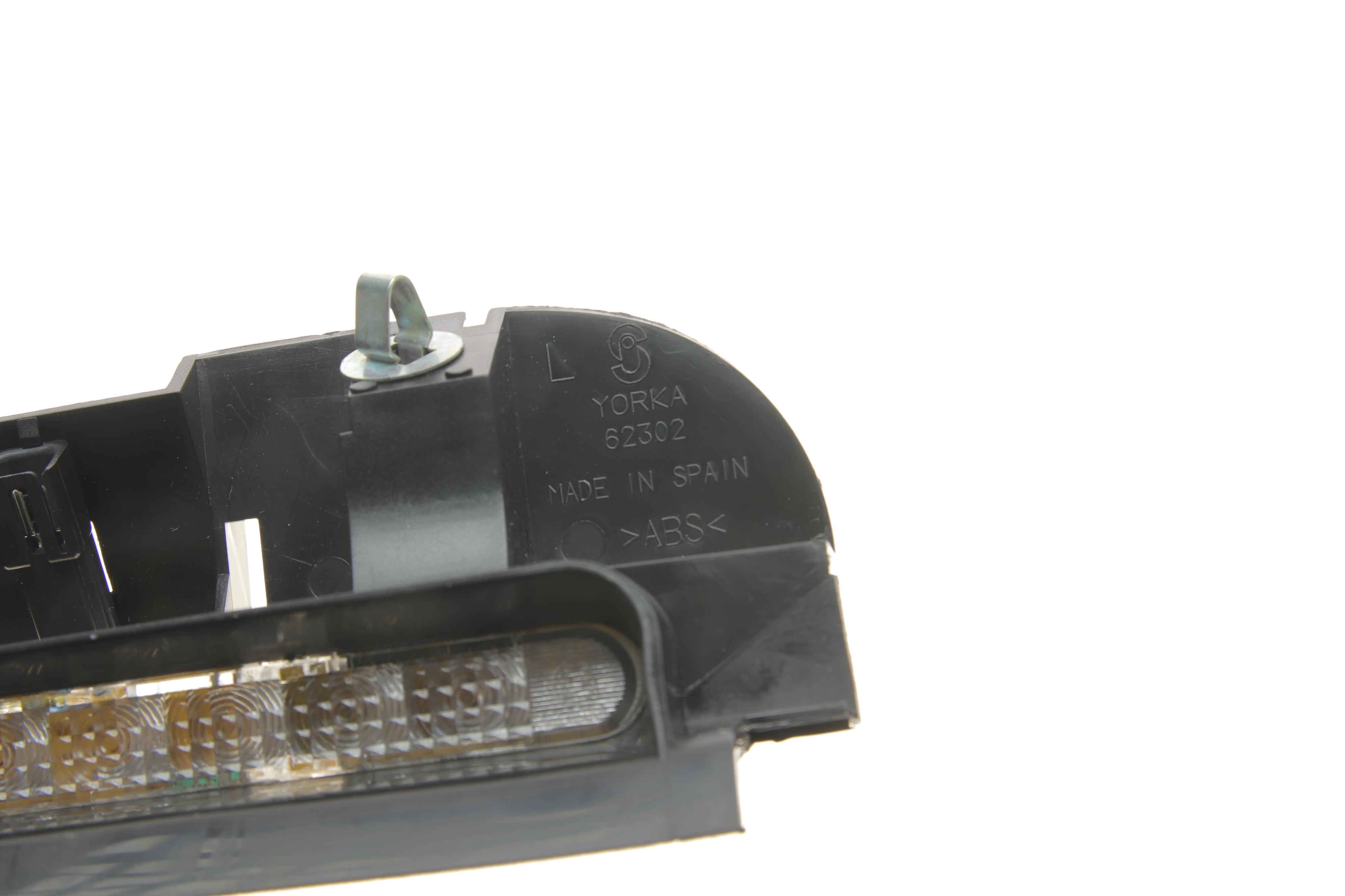 Ліхтар сигналу гальмування (додатковий) Opel Combo 1.61.7 DTI 01- (L)