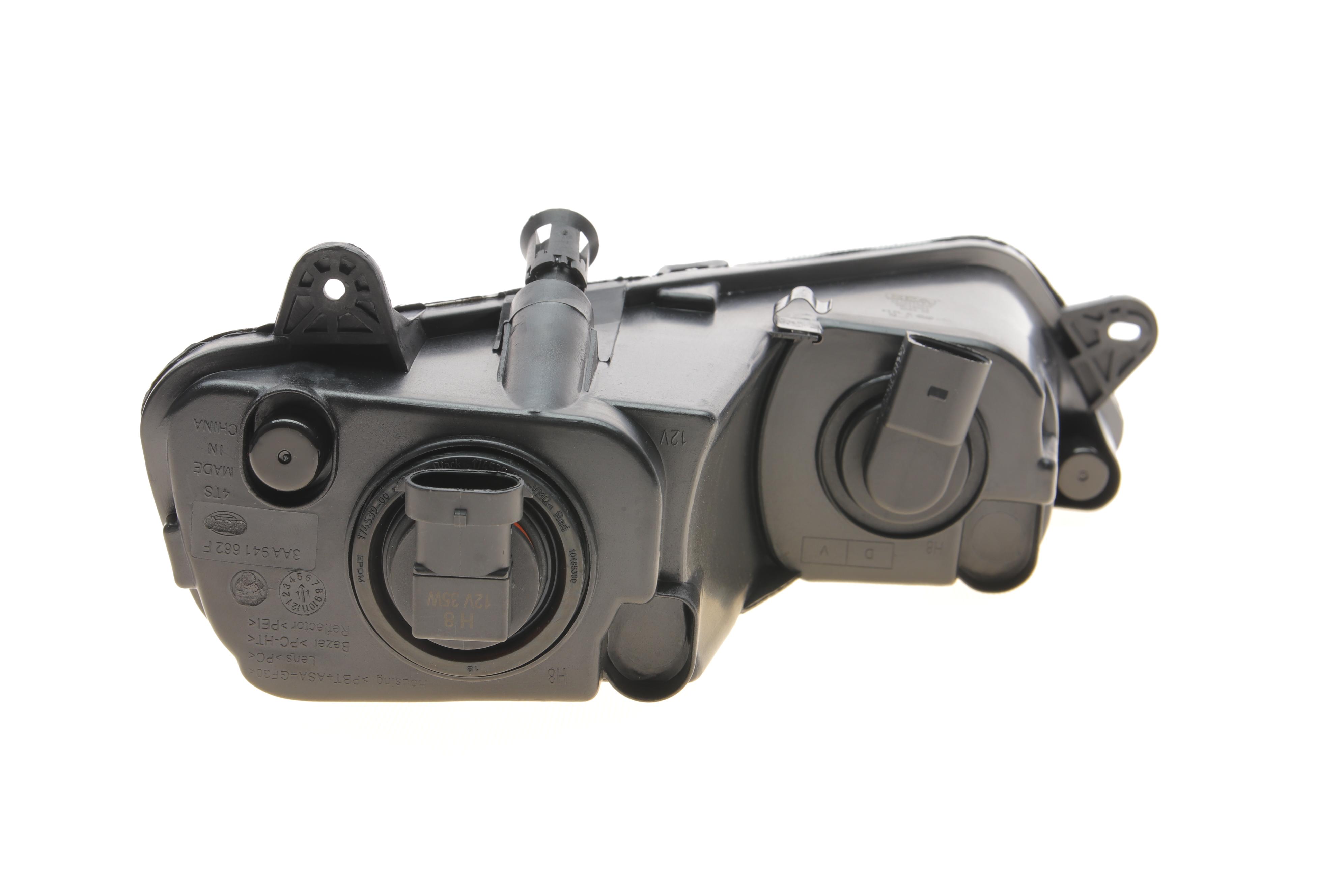 Фара протитуманна VW Passat 10-14 (R)