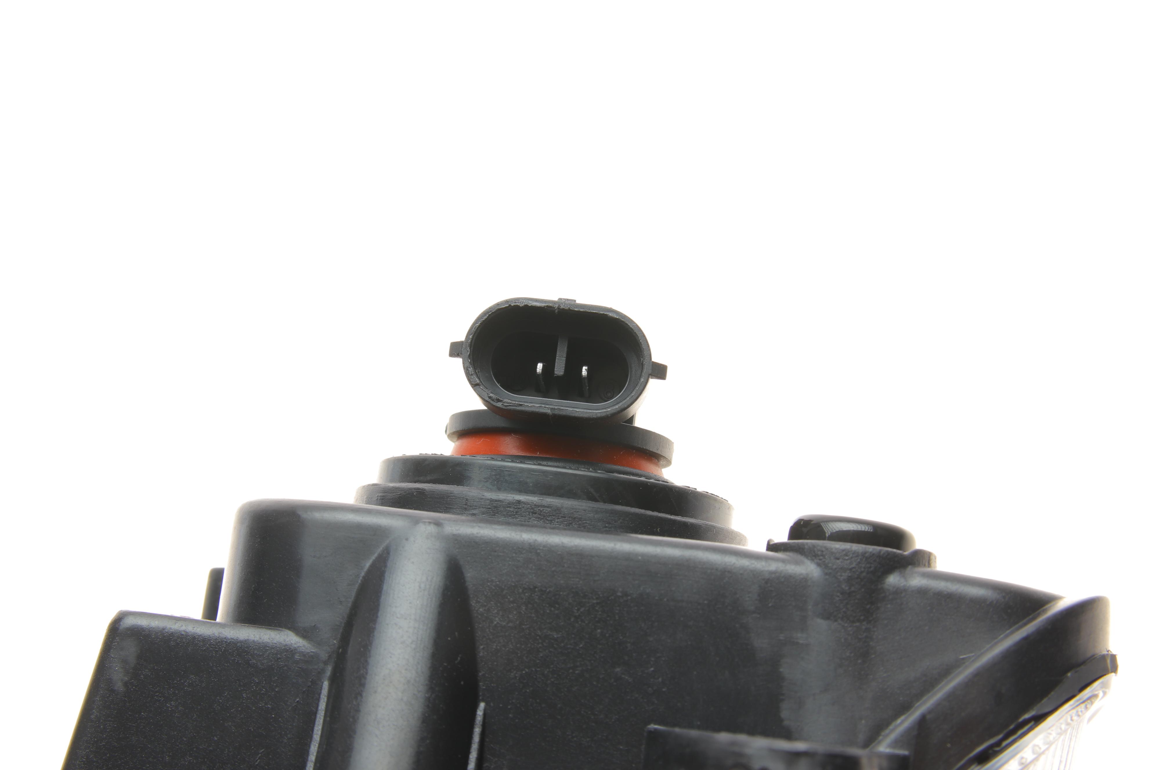 Фара протитуманна VW Passat 10-14 (R)