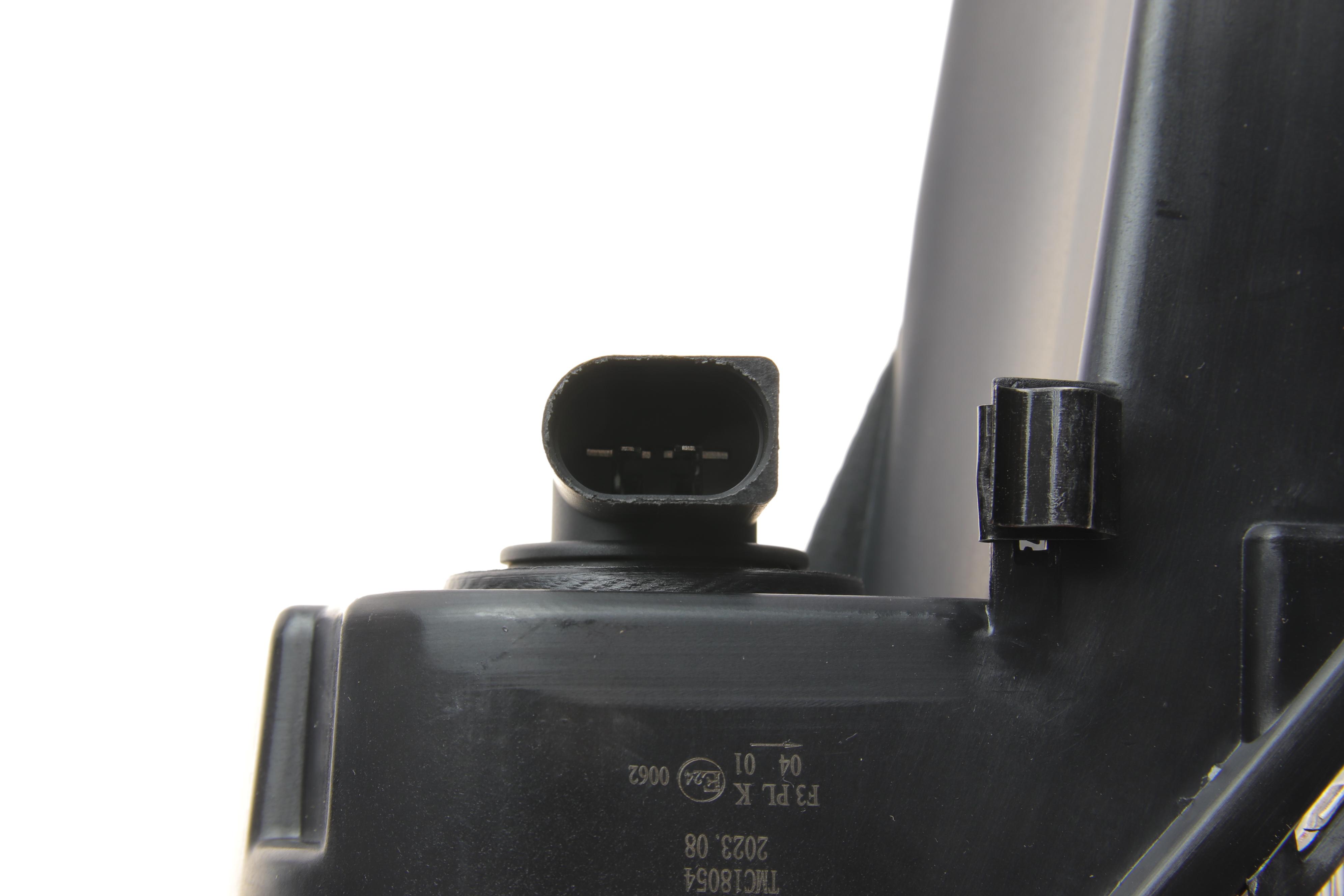 Фара протитуманна VW Passat 10-14 (R)