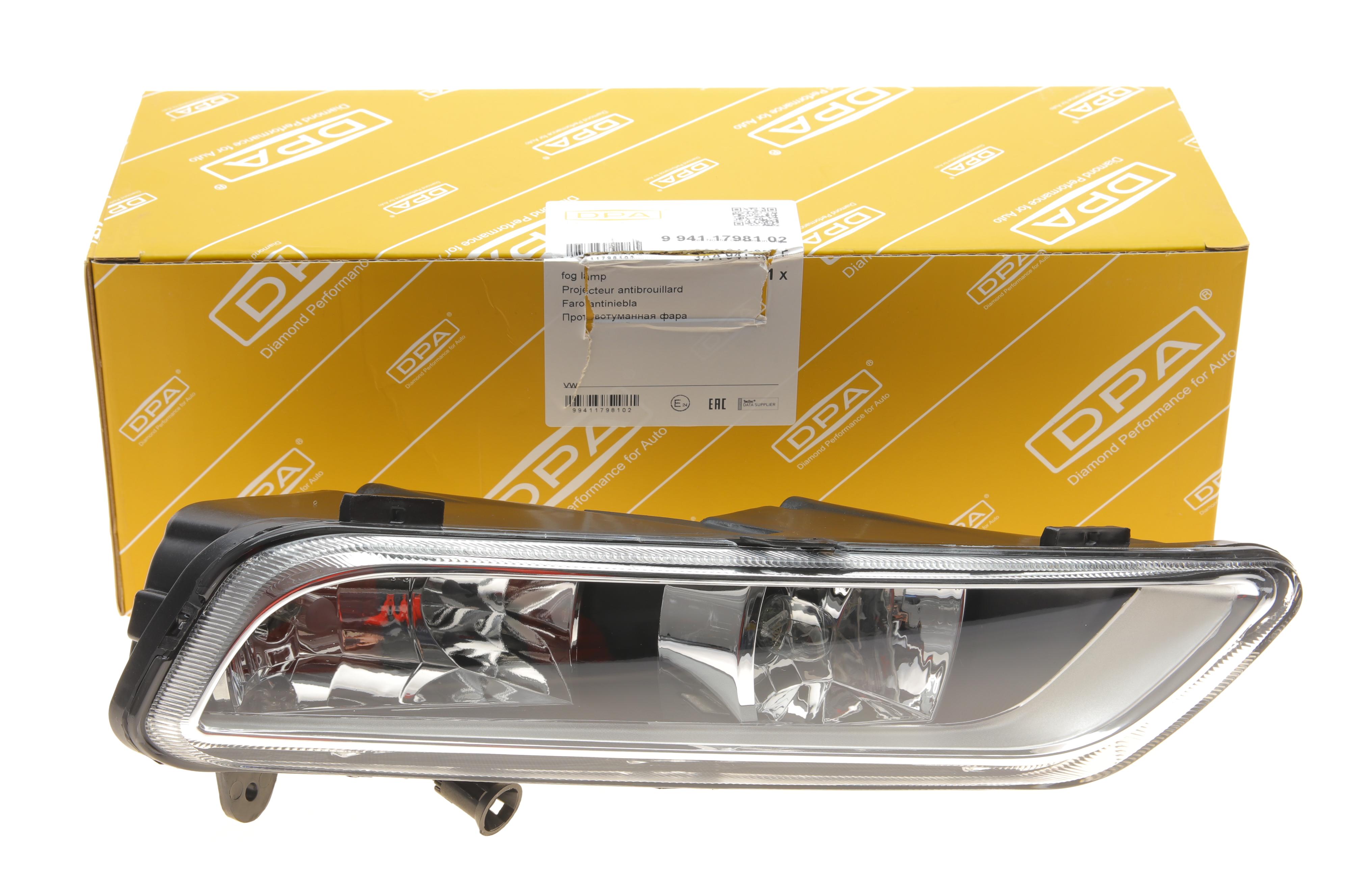 Фара протитуманна VW Passat 10-14 (R)