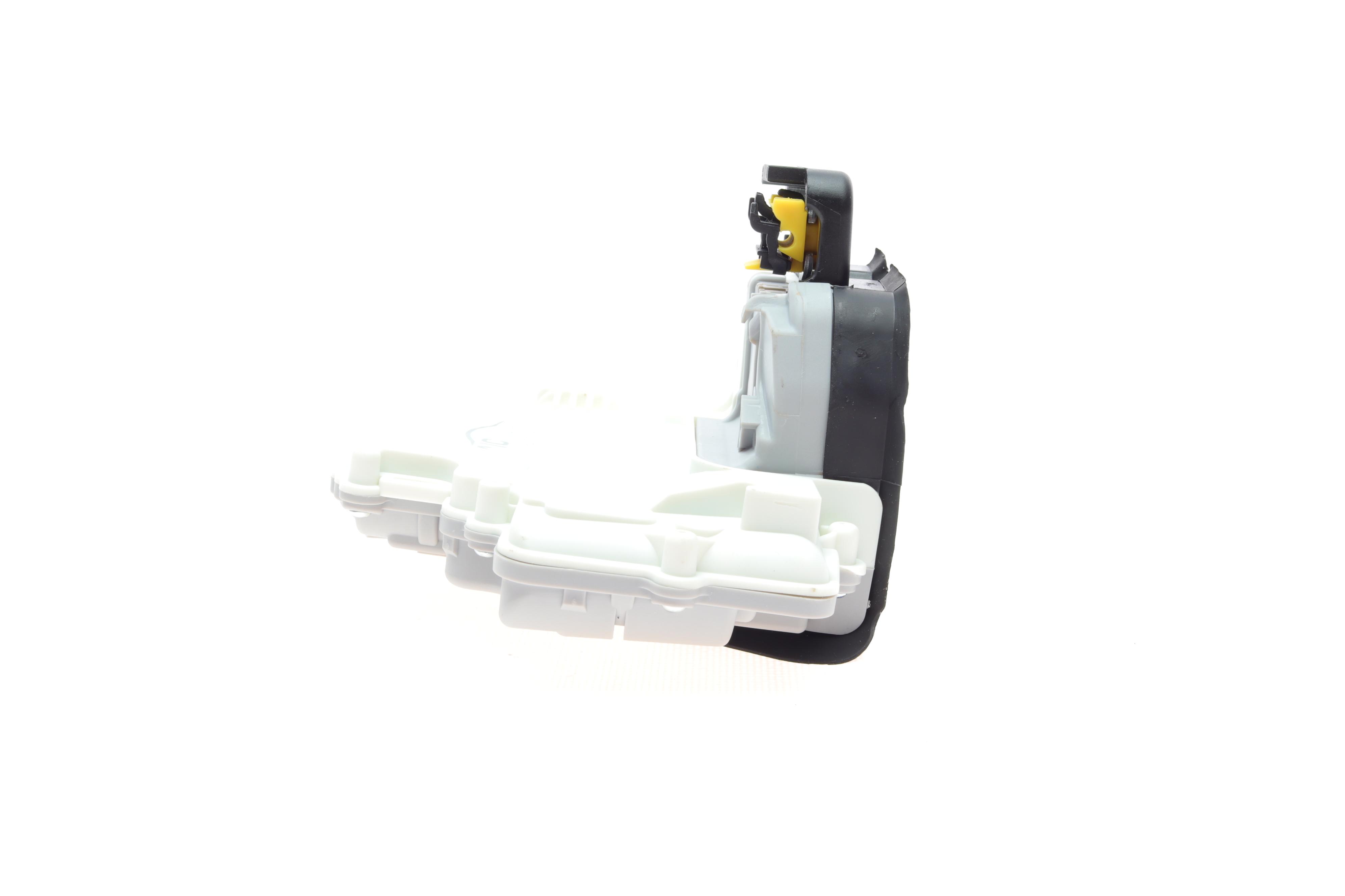 Замок дверей (передніх/R) Audi A6/A8 03-11