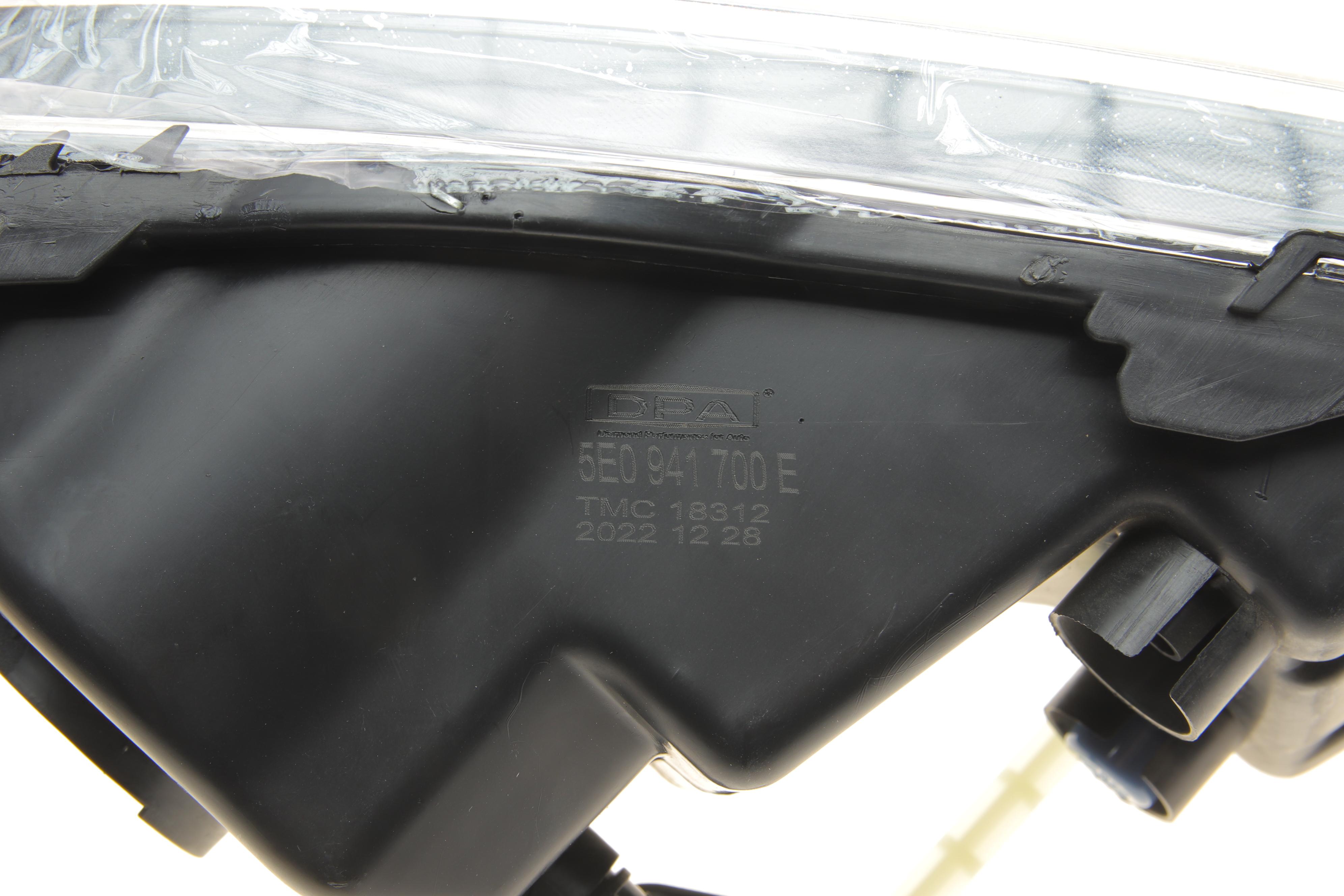 Фара протитуманна Skoda Octavia 1.2-2.0 TSI/TDI 12- (R) (чорна)