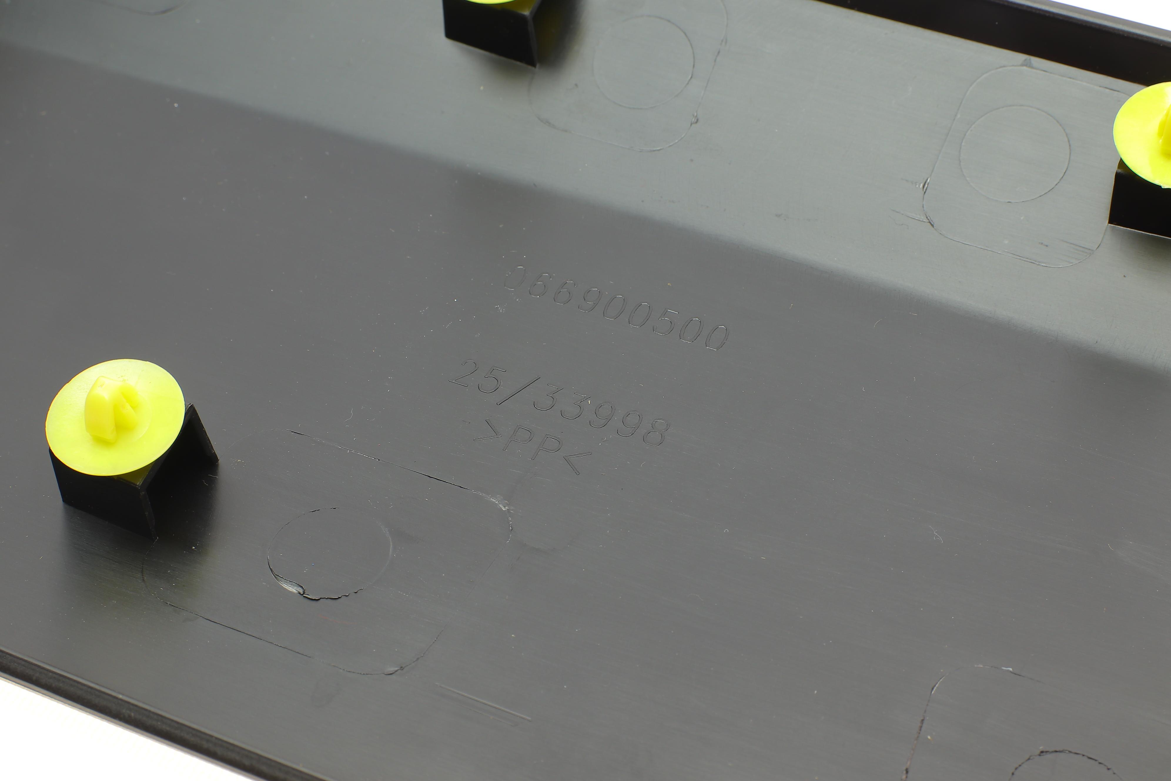 Молдинг дверей (R) MB Sprinter (W906)/VW Crafter 06-