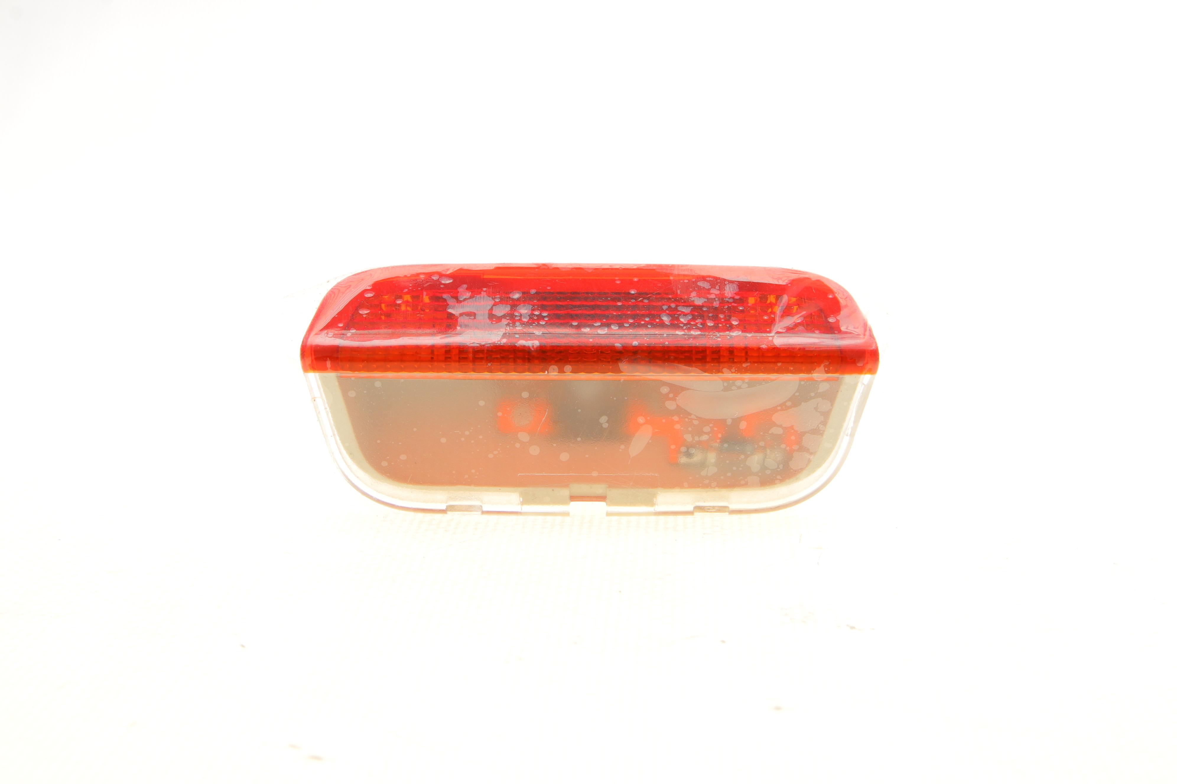 Ліхтар підсвітки салону VW Passat 12-15