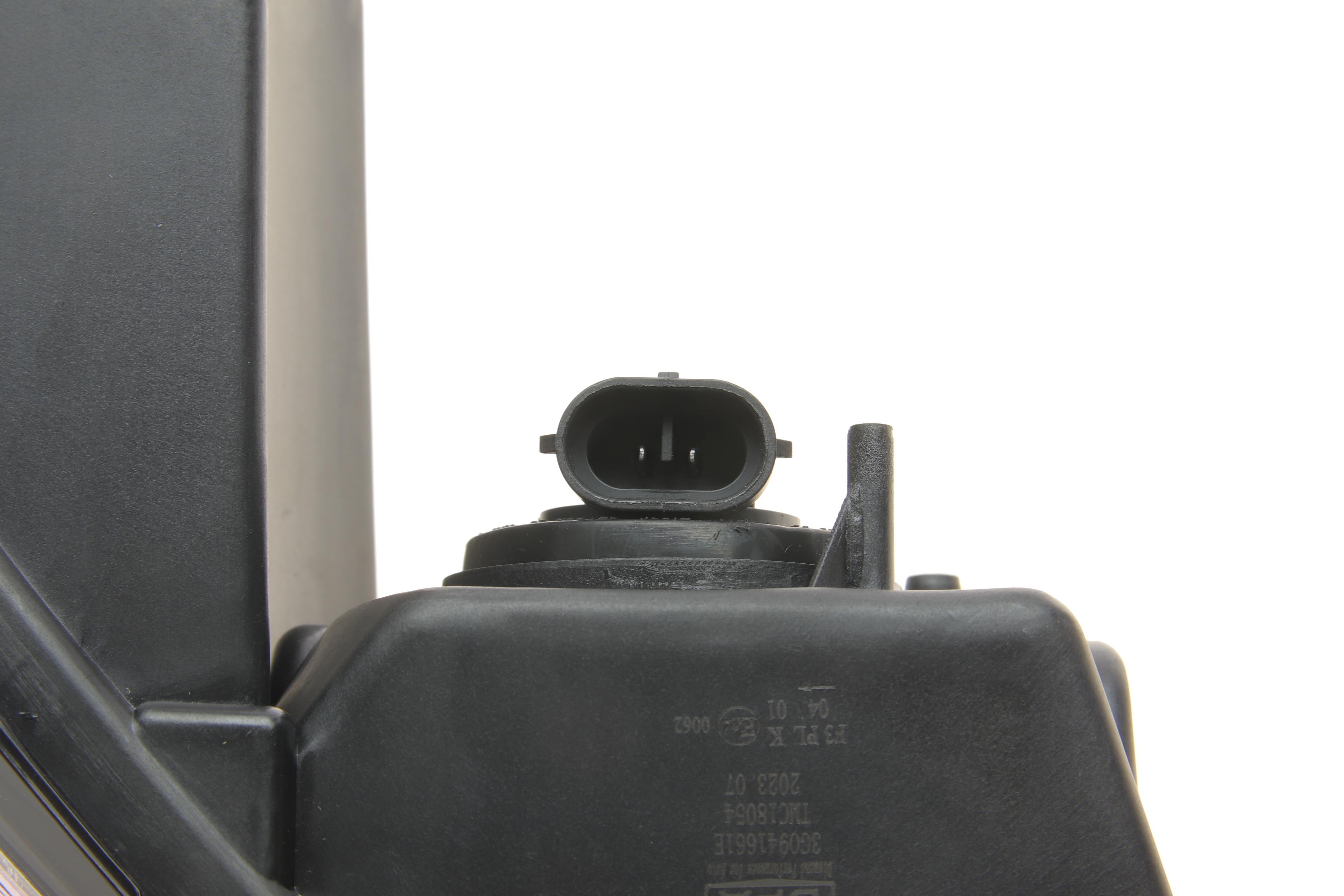 Фара протитуманна VW Passat 14- (L)