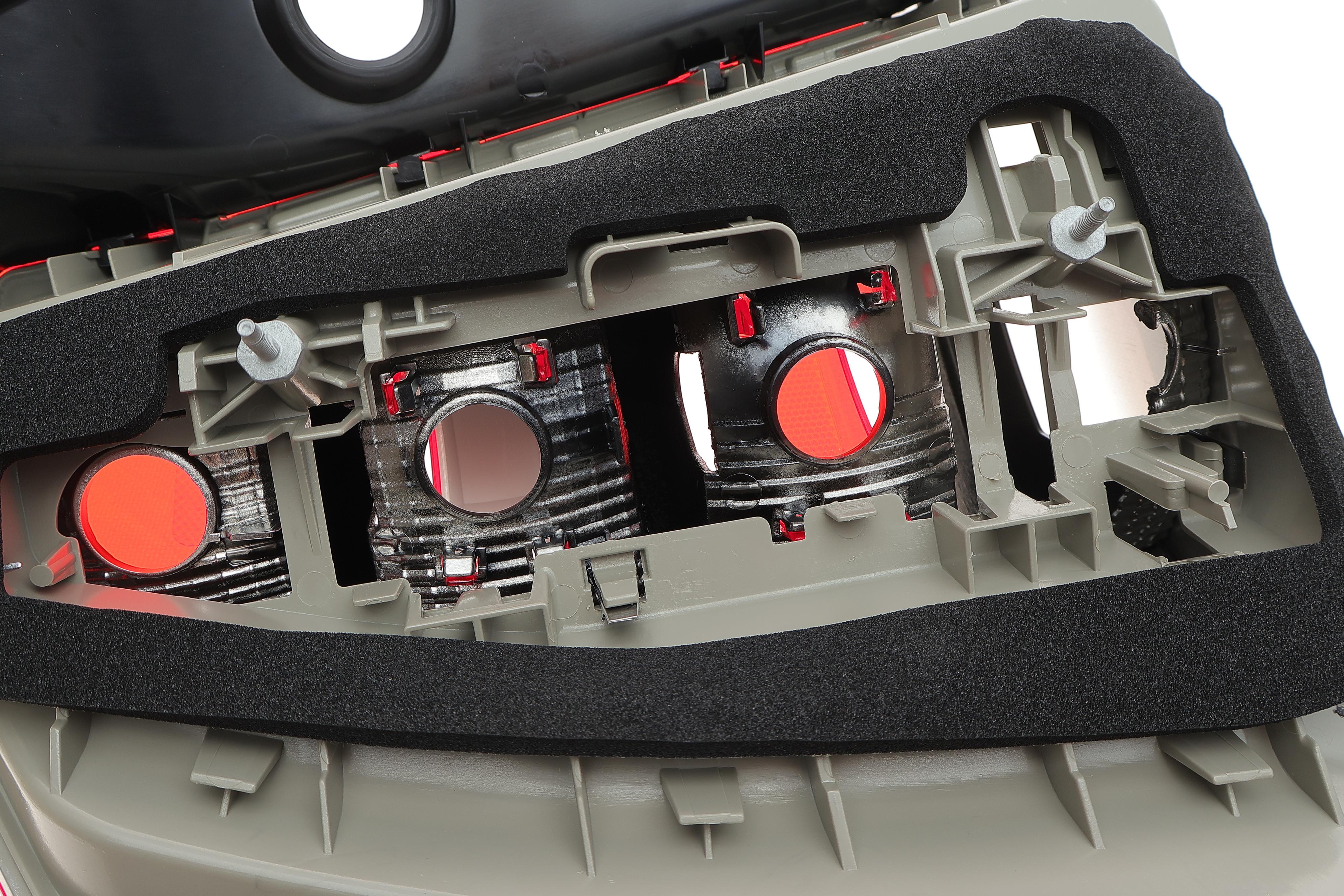 Ліхтар задній Opel Zafira B 05-15 (R) (LLF991)