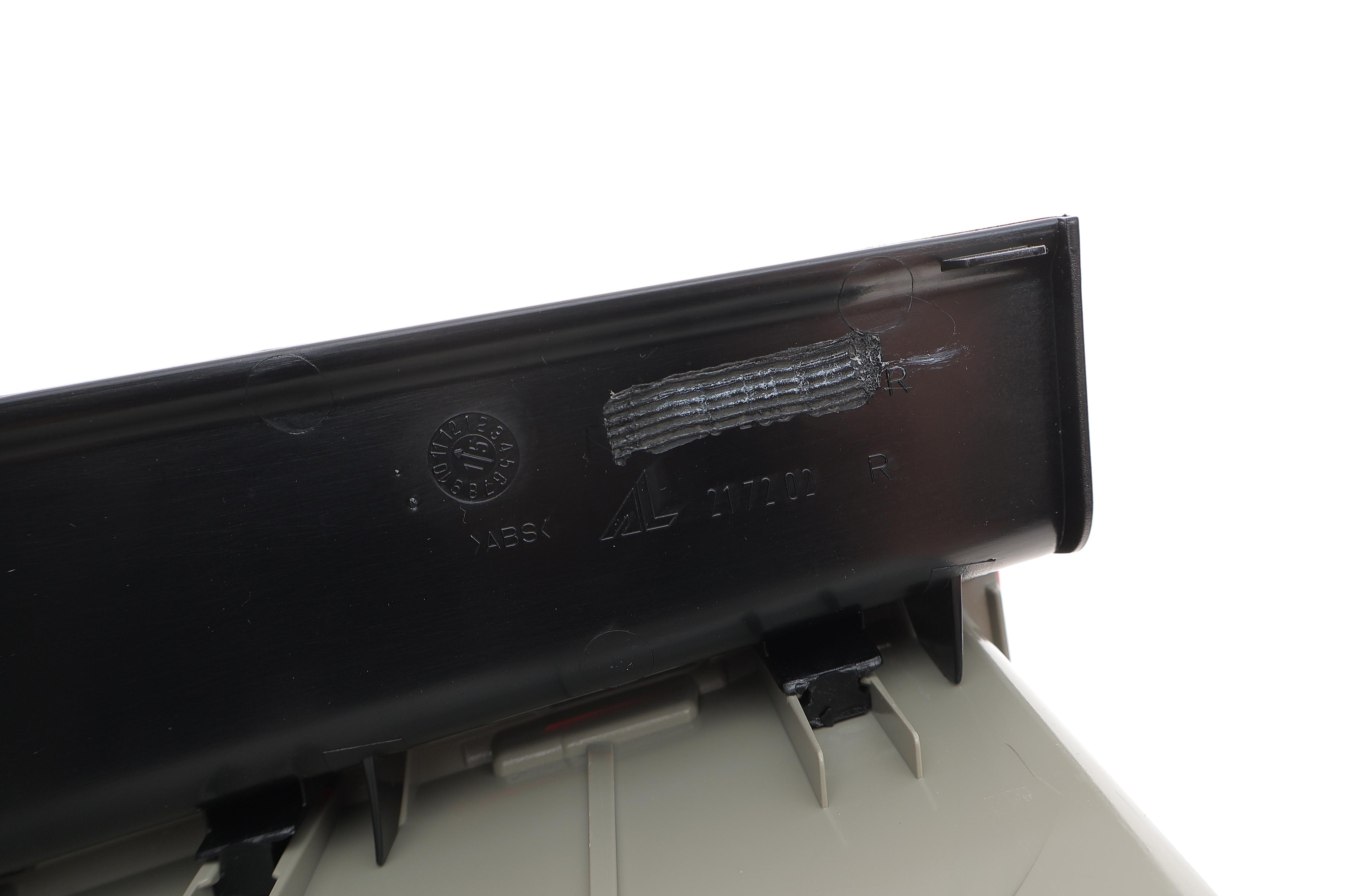 Ліхтар задній Opel Zafira B 05-15 (R) (LLF991)