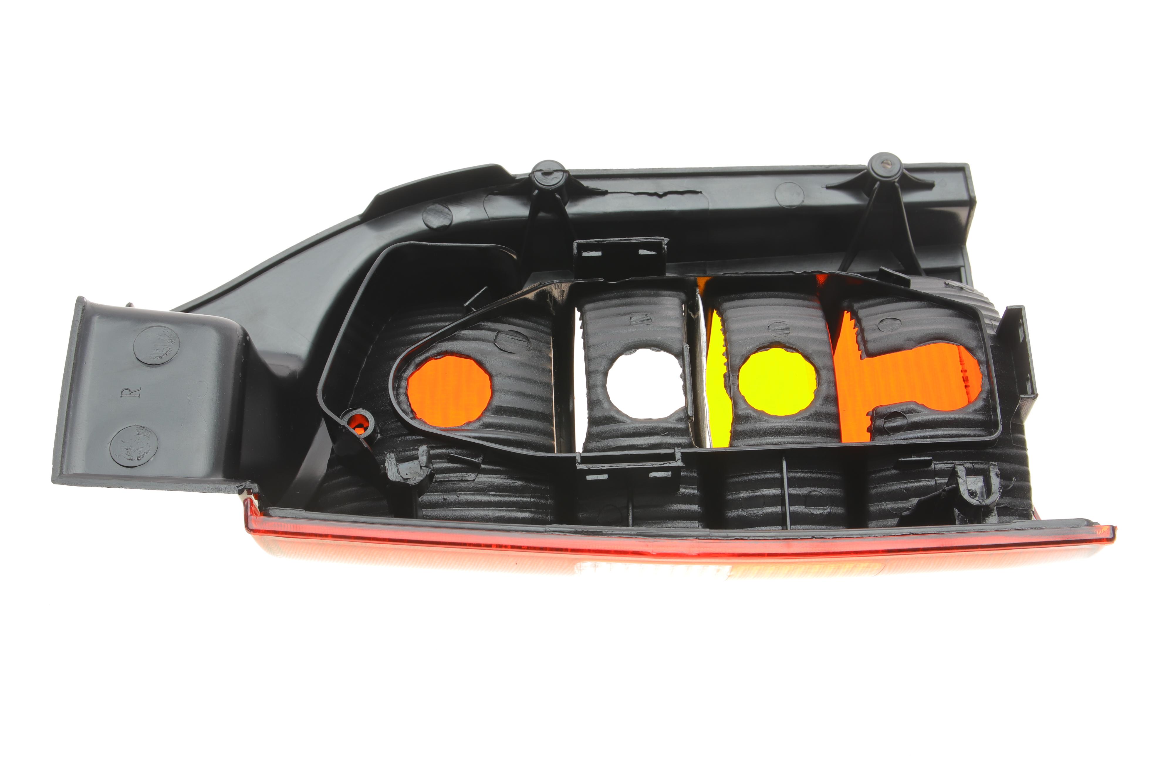 Ліхтар задній VW T5 03-09 (R) (жовтий поворот) (ляда)