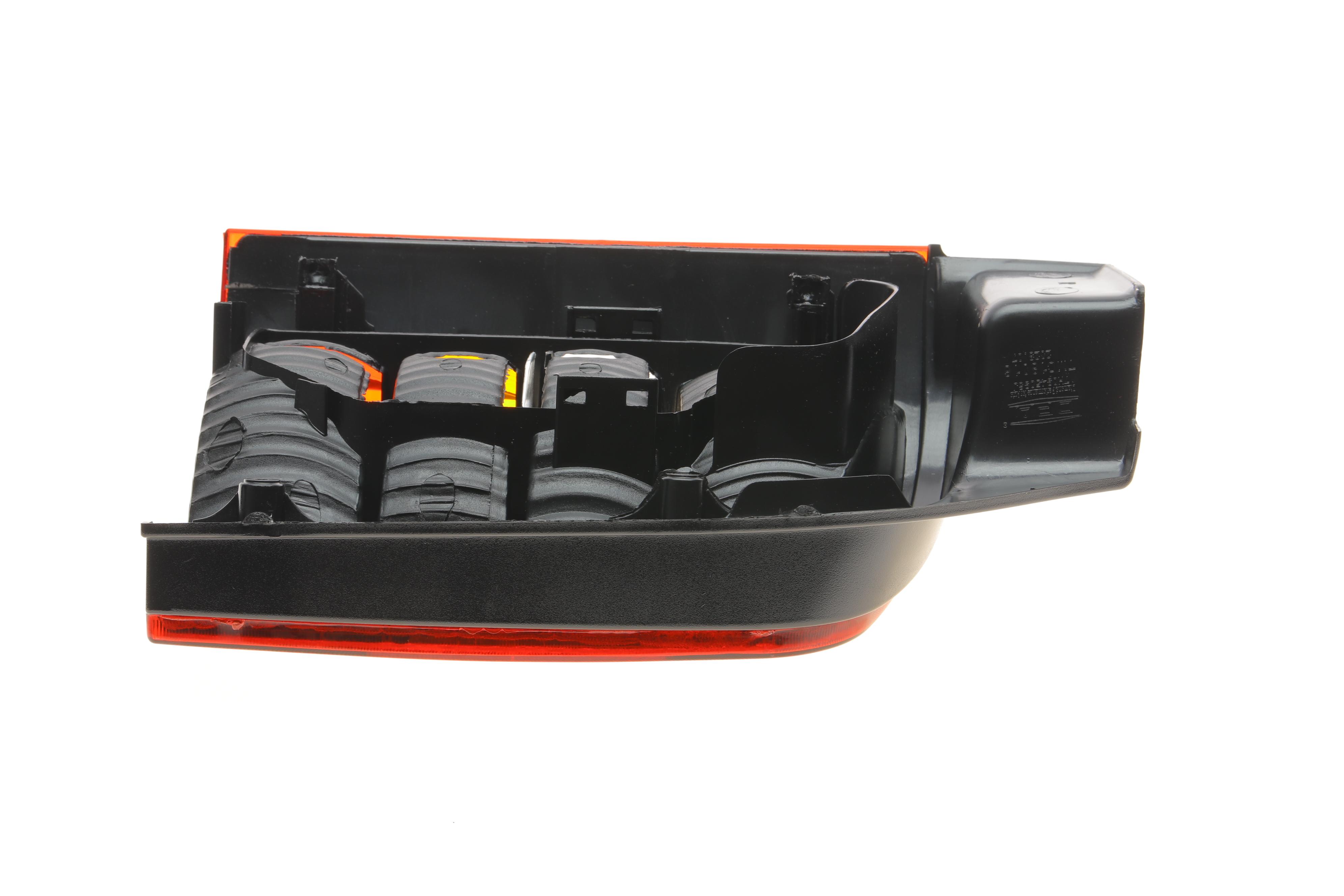 Ліхтар задній VW T5 03-09 (R) (жовтий поворот) (ляда)