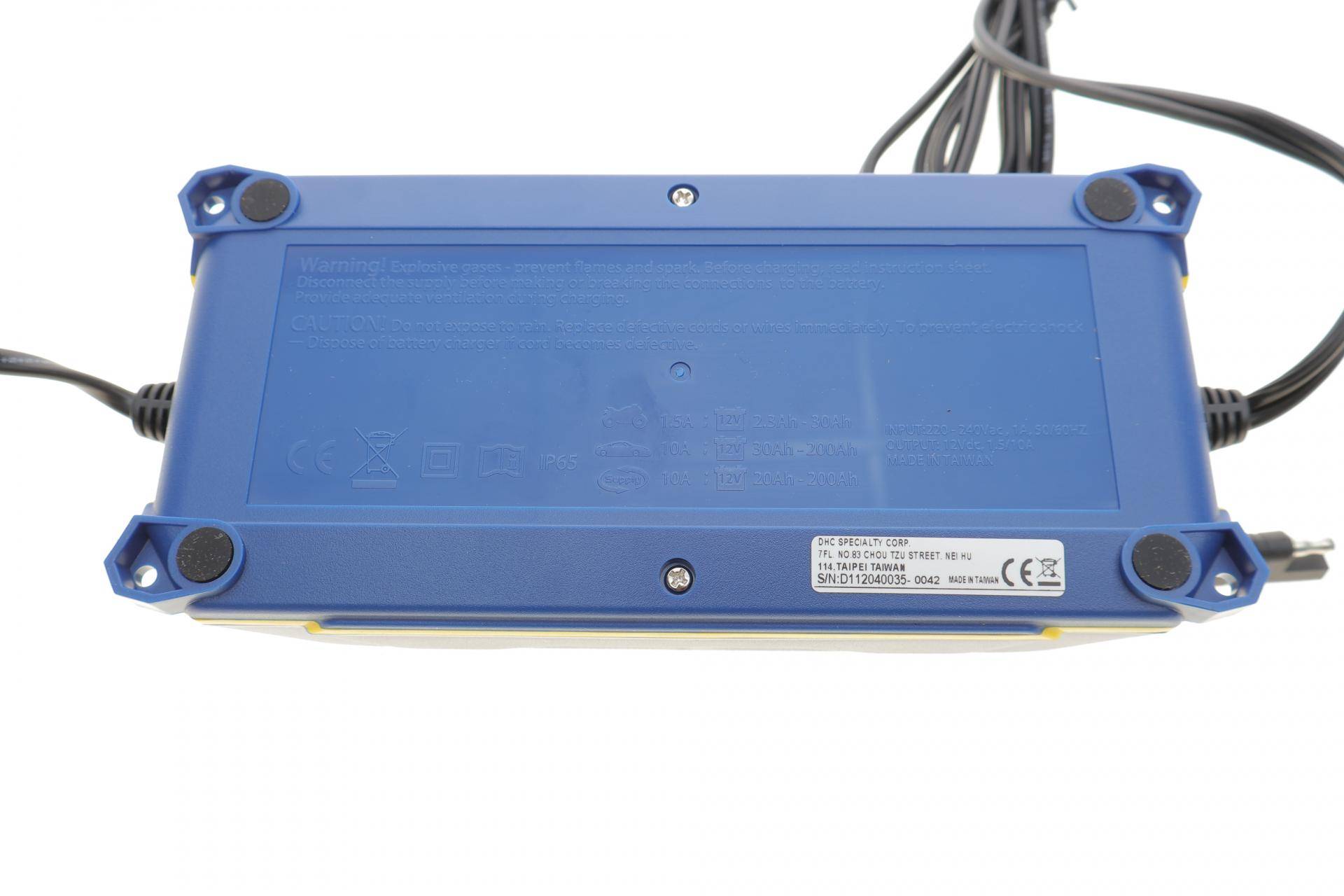 Зарядний пристрій з РК-дисплеєм (12-13.6v) (для автомобілів)