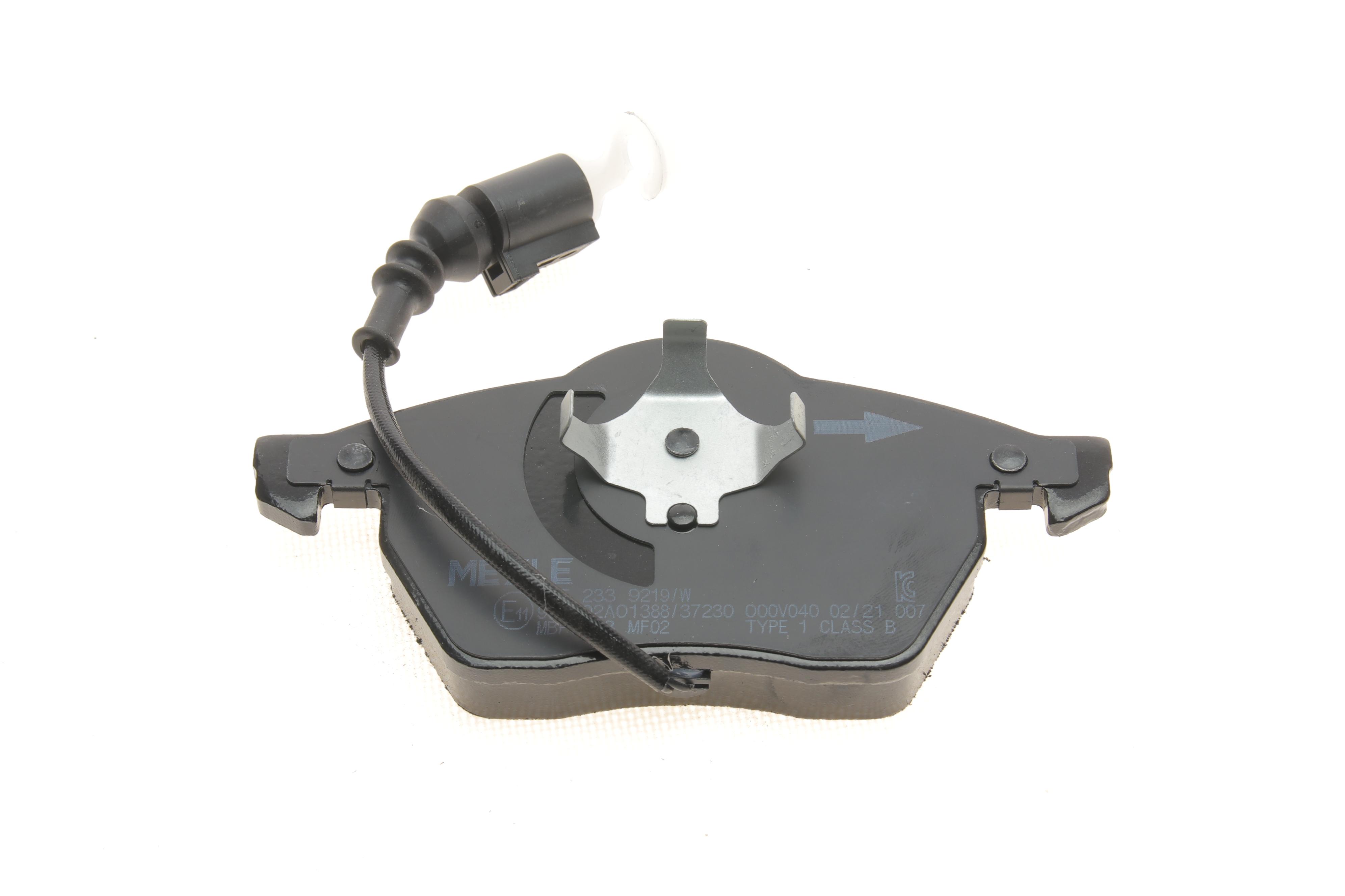 Колодки гальмівні (передні) Audi A3/VW Golf IV -03 (з датчиком)