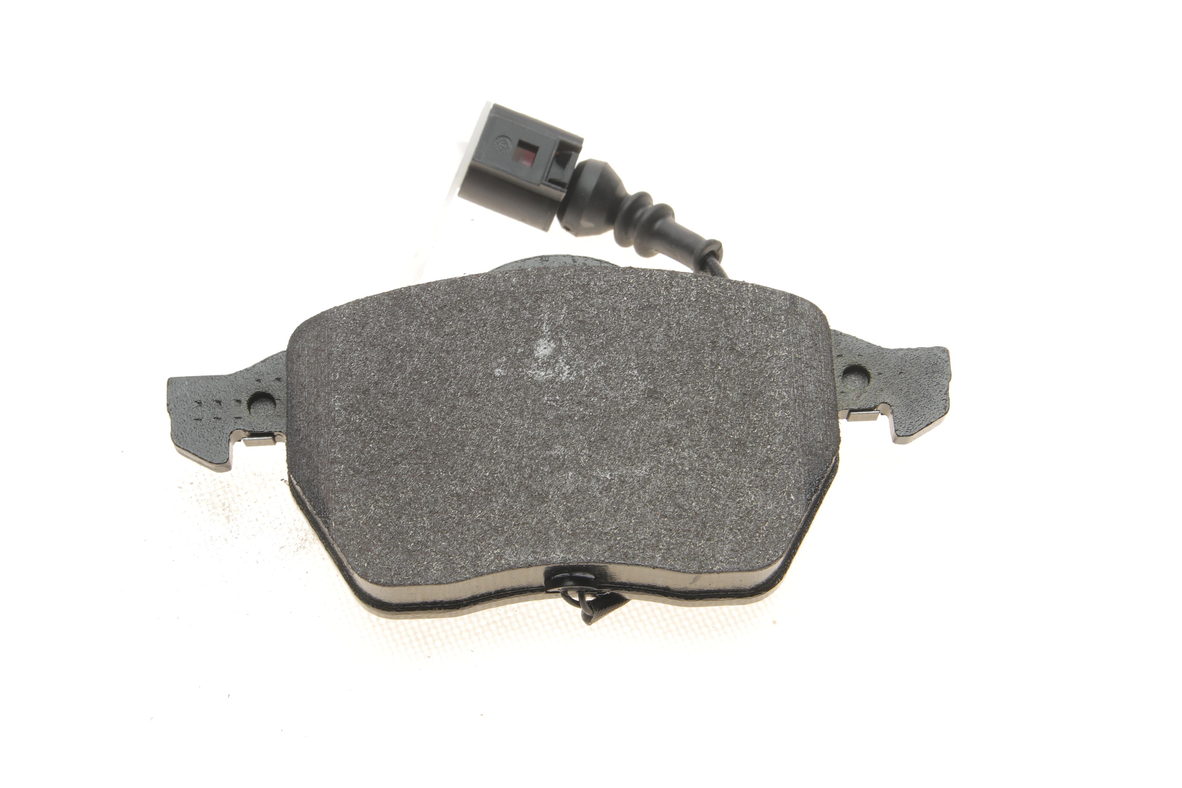 Колодки гальмівні (передні) Audi A3/VW Golf IV -03 (з датчиком)