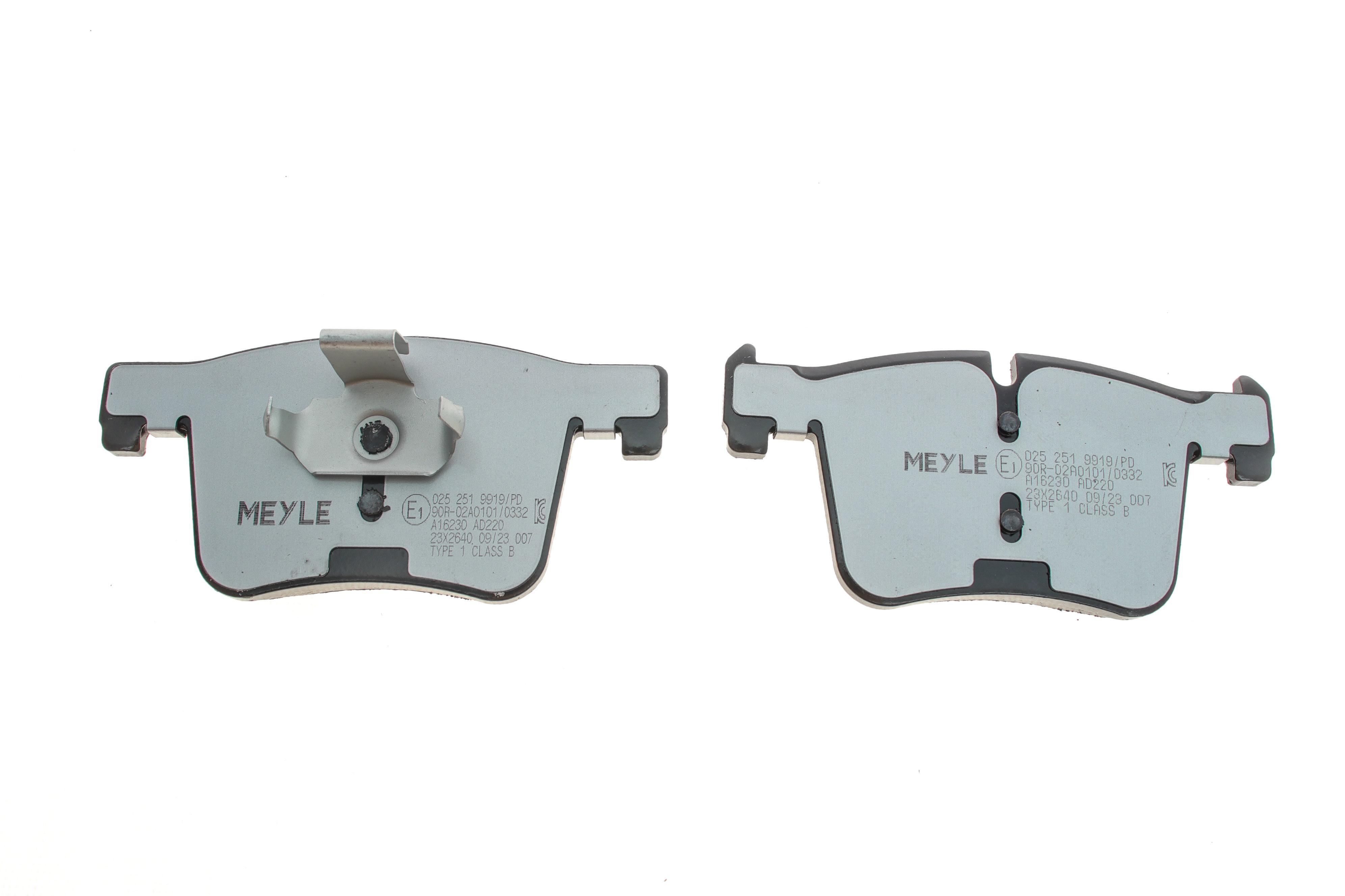 Колодки гальмівні (передні) BMW 1 (F20)/2 (F22)/3 (F30)/4 (F32) 11-