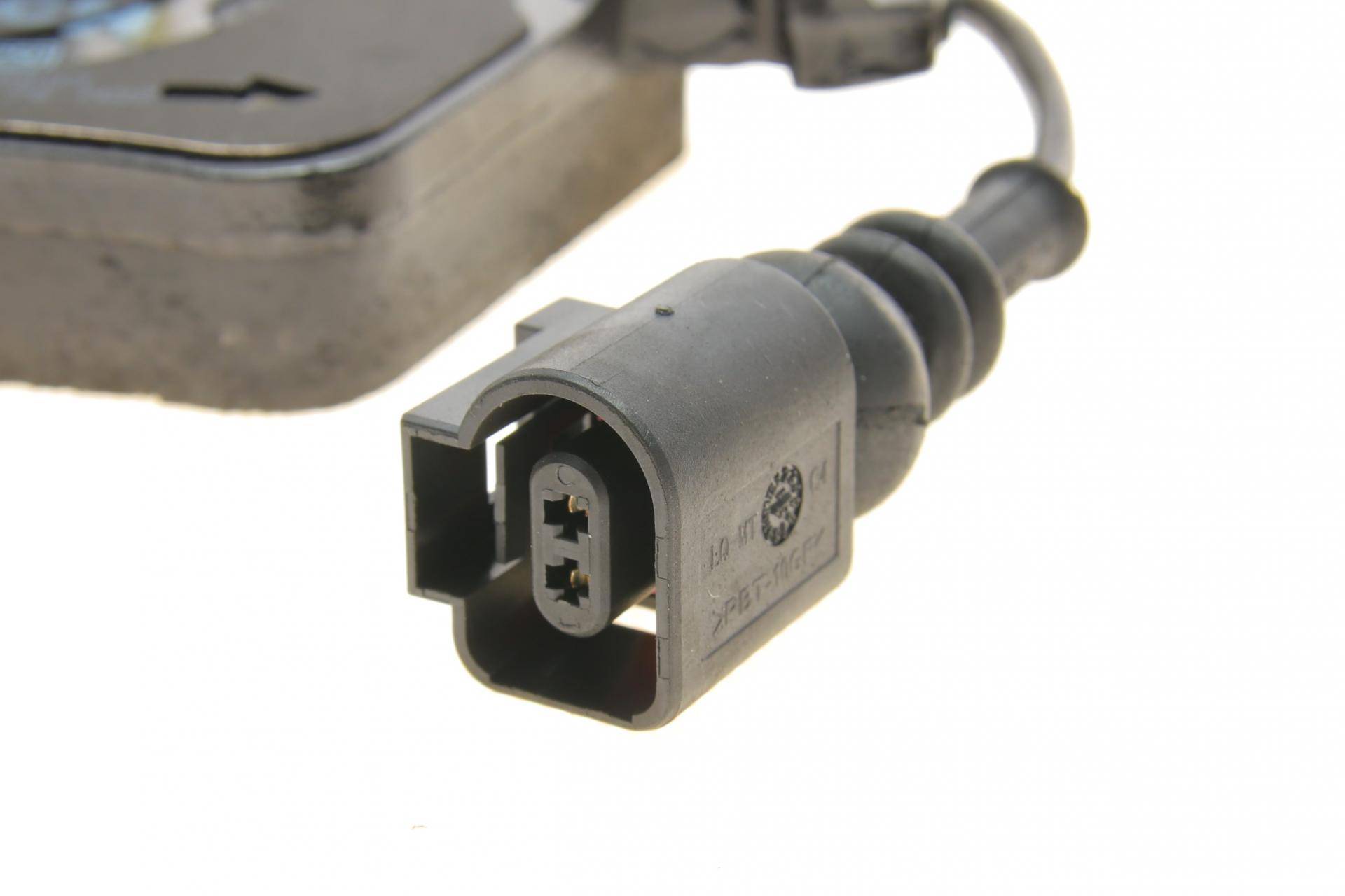 Комплект гальмівних колодок (передніх) VW Multivan/T5 03-/T6 15- (з датчиком)